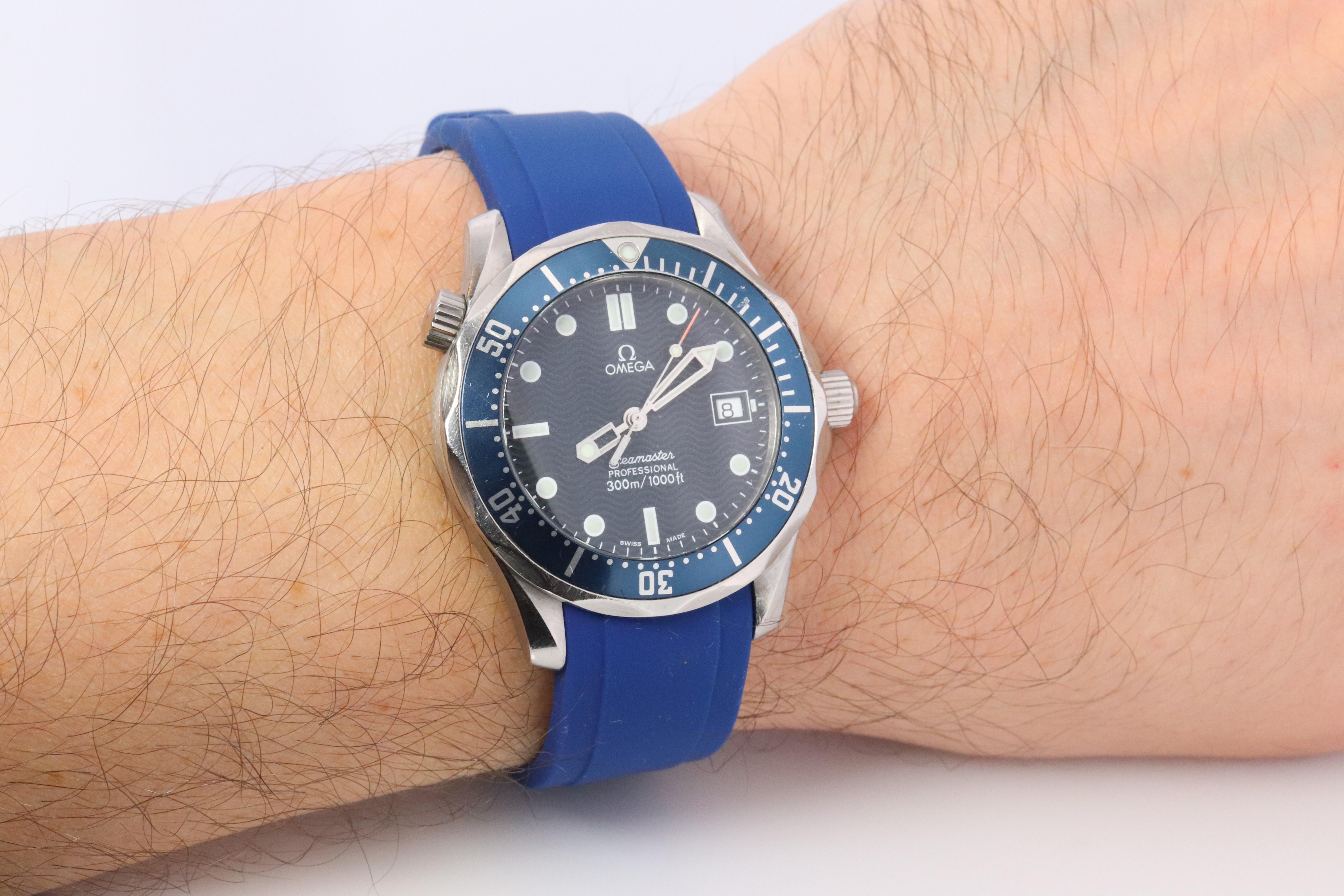 Omega Automatic Seamaster Professional.

300m/1000ft Tiefe mit Druckventil

Omega ref. 196

Kal. 1538 Uhrwerk.

Zustand: Funktioniert und hält die Zeit. 

Einzelheiten:
36mm Gehäuse
5,5 mm Krone
Brandneues generisches Silikonband.

Bitte zögern Sie