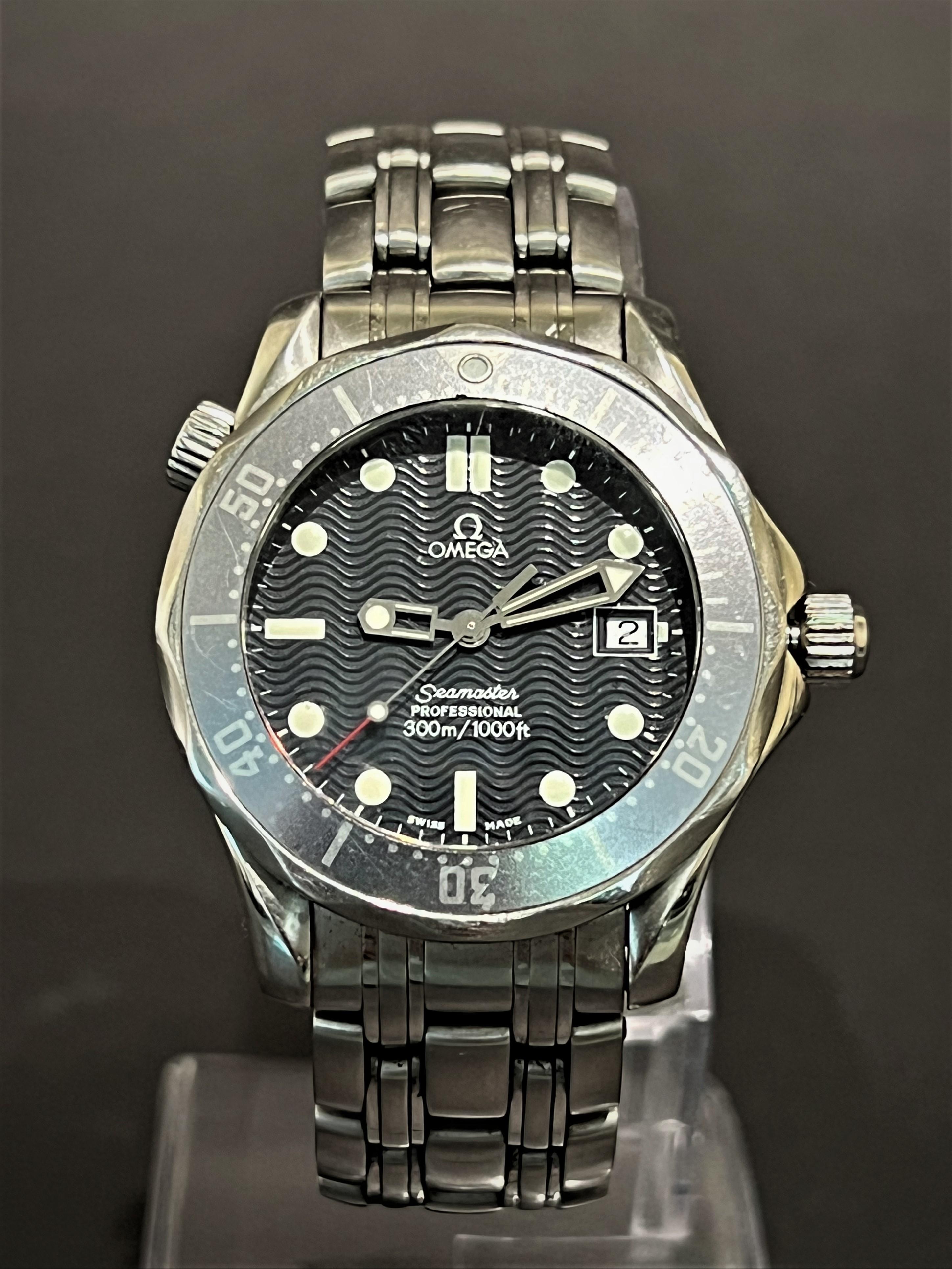 Brand: Omega
Type: Wristwatch
Model Name: Seamaster Professional Diver
Lug to Lug (mm): 43
Case to Case (mm): 36
Bezel Material: Stainless Steel
Case Material: Stainless Steel
Caseback Material: Stainless Steel
Movement: Omega 1538 Quartz, 6