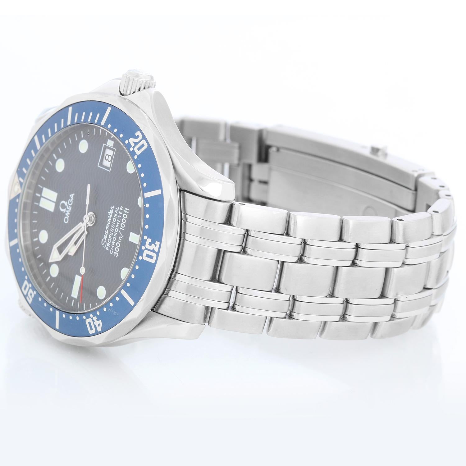 Omega Seamaster Professional Stainless Steel 300M  Divers Watch 2531.80.00 - Automatic winding. Stainless steel case with rotating bezel with blue insert (41mm diameter). Blue dial with luminous style markers. Stainless steel bracelet. Pre-owned
