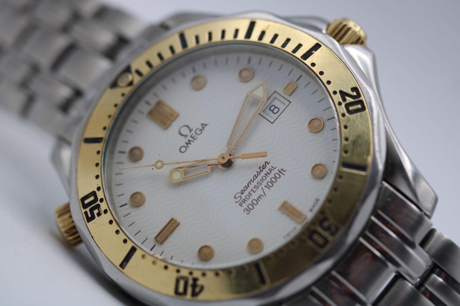 Omega Seamaster Quartz  White Wave Dial  1993  Gold Bezel & Crown  41mm For Sale 10