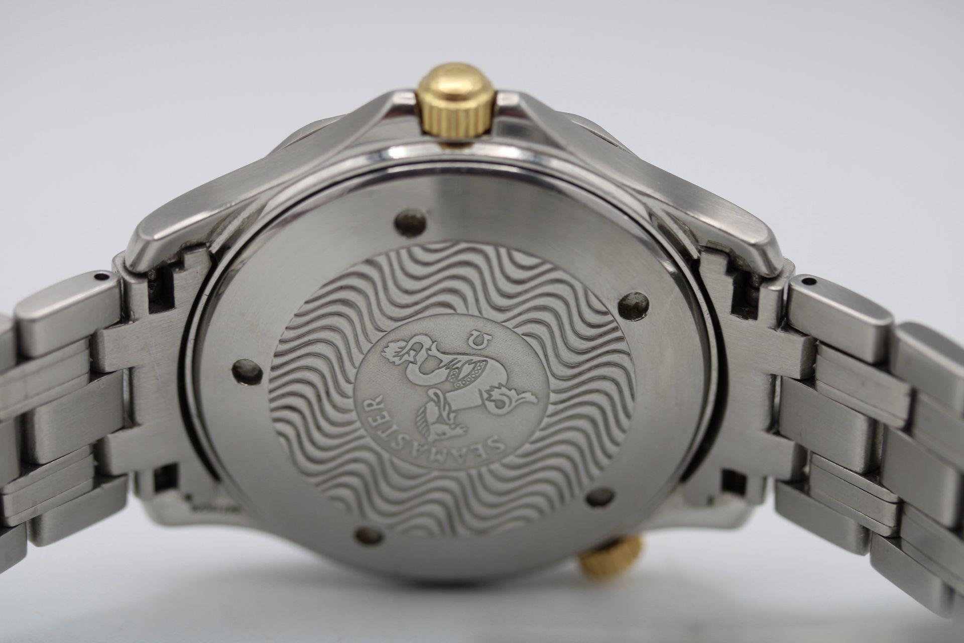 Omega Seamaster Quartz  White Wave Dial  1993  Gold Bezel & Crown  41mm For Sale 3