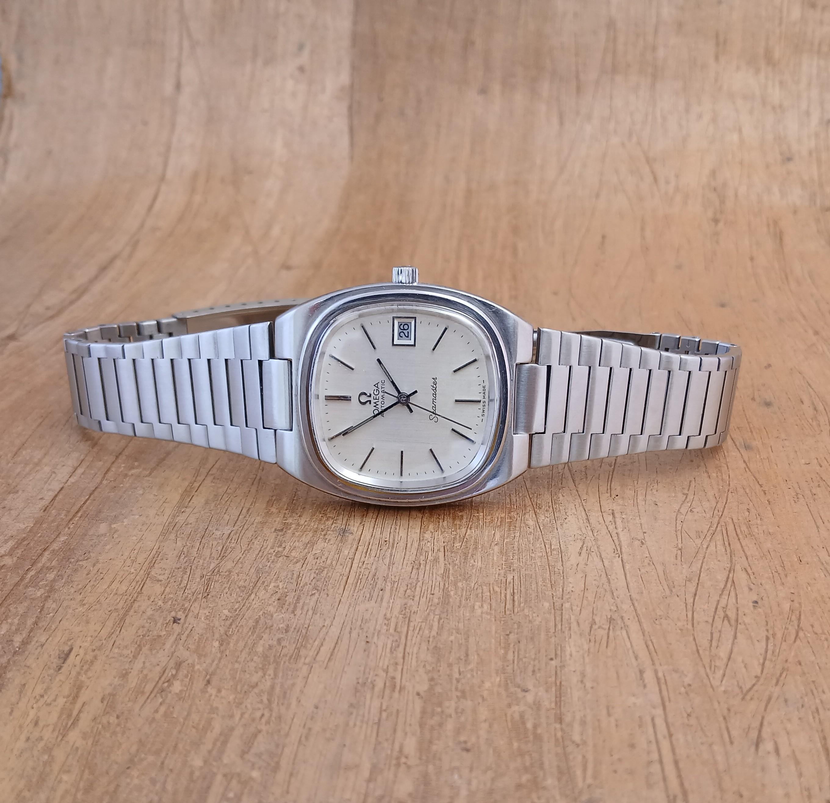 
Marke:  Omega

Modell: Seamaster

Referenznummer: 1660207

Land der Herstellung: Schweiz

Uhrwerk: Automatik 

MATERIAL des Gehäuses: Rostfreier Stahl

Abmessungen: Gehäusebreite: 35 mm. (ohne Krone)

Band Typ : Rostfreier Stahl

Band Zustand: In