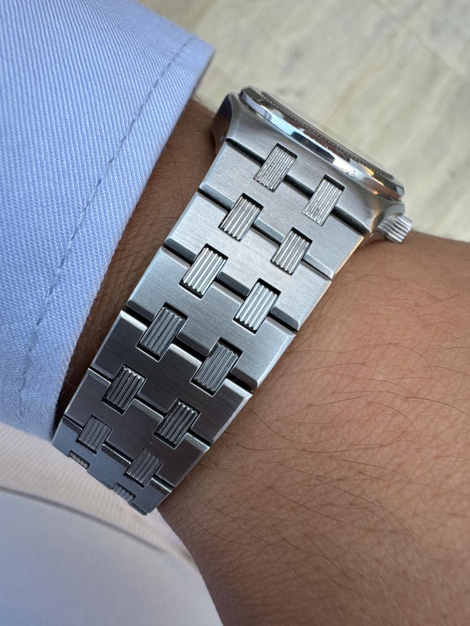 Omega Seamaster Ref 5960018 Stainless Steel Ladies Watch For Sale 12