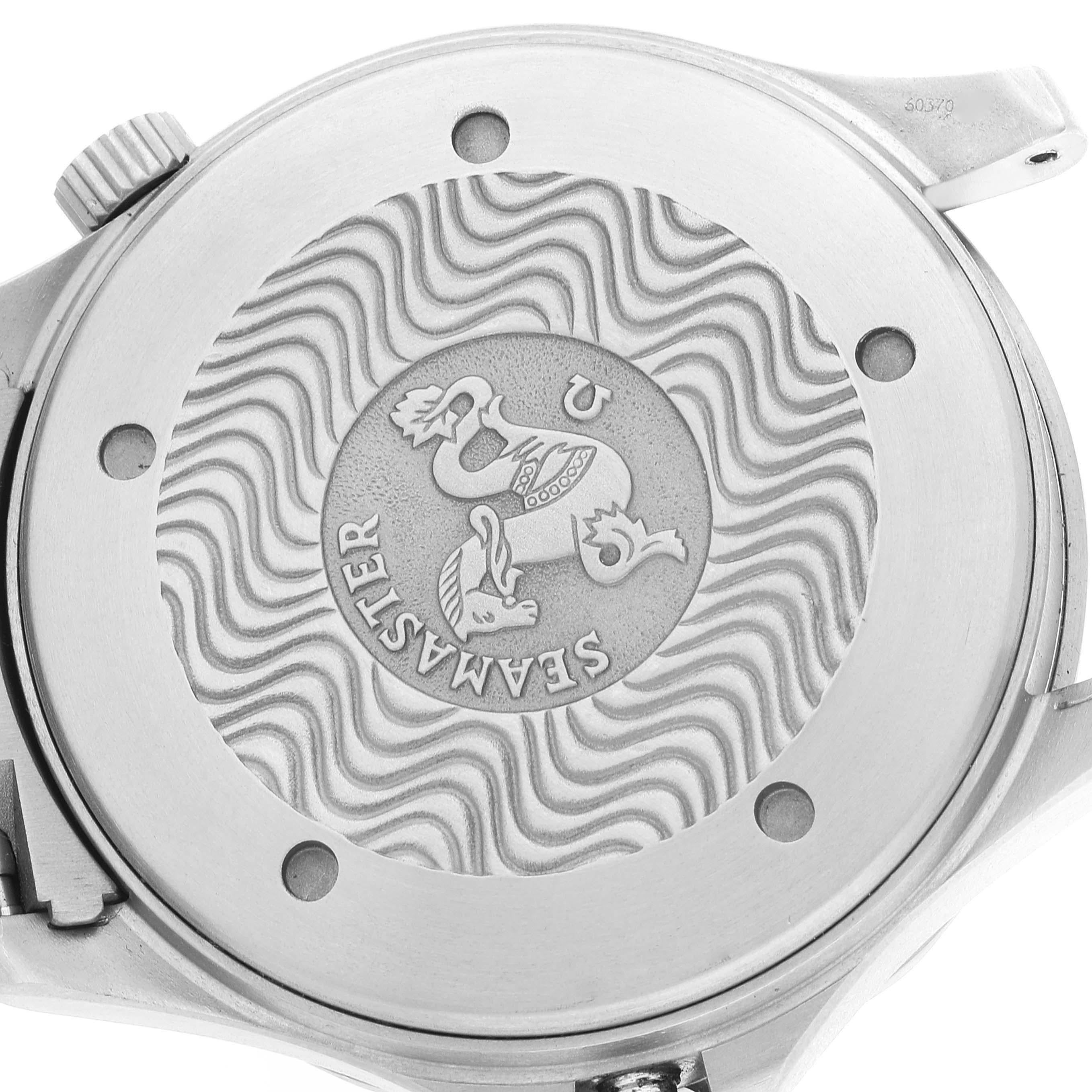 Omega Seamaster Titanium Blue Dial Herrenuhr 2232.80.00. Offiziell zertifiziertes Chronometerwerk mit automatischem Aufzug. Gehäuse aus Titan mit einem Durchmesser von 41.5 mm. Omega-Logo auf der Krone. Unidirektional drehbare Lünette. Kratzfestes