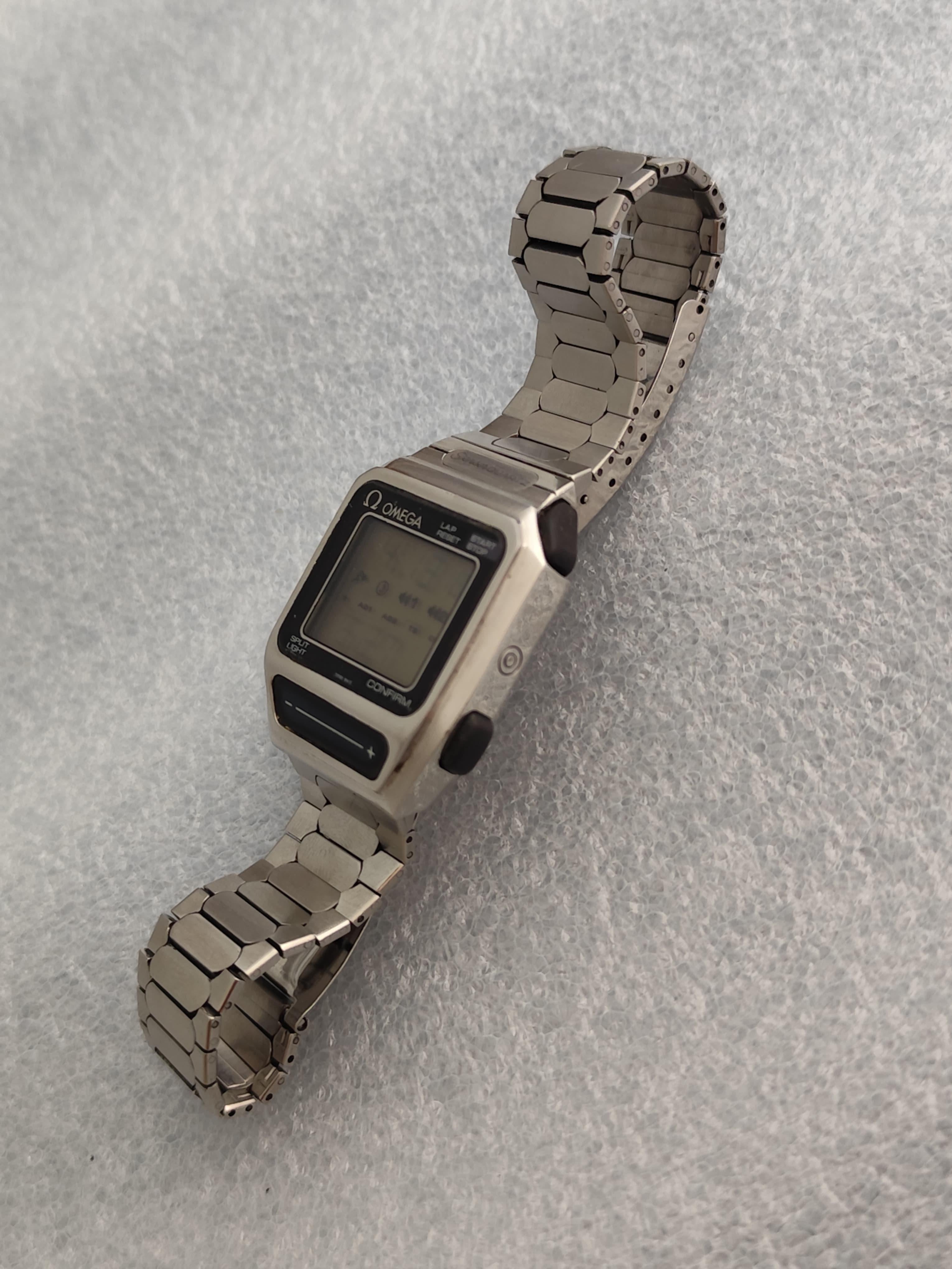 Omega Sensorquartz Stainless Steel 1640 LCD Quartz Watch For Sale 9