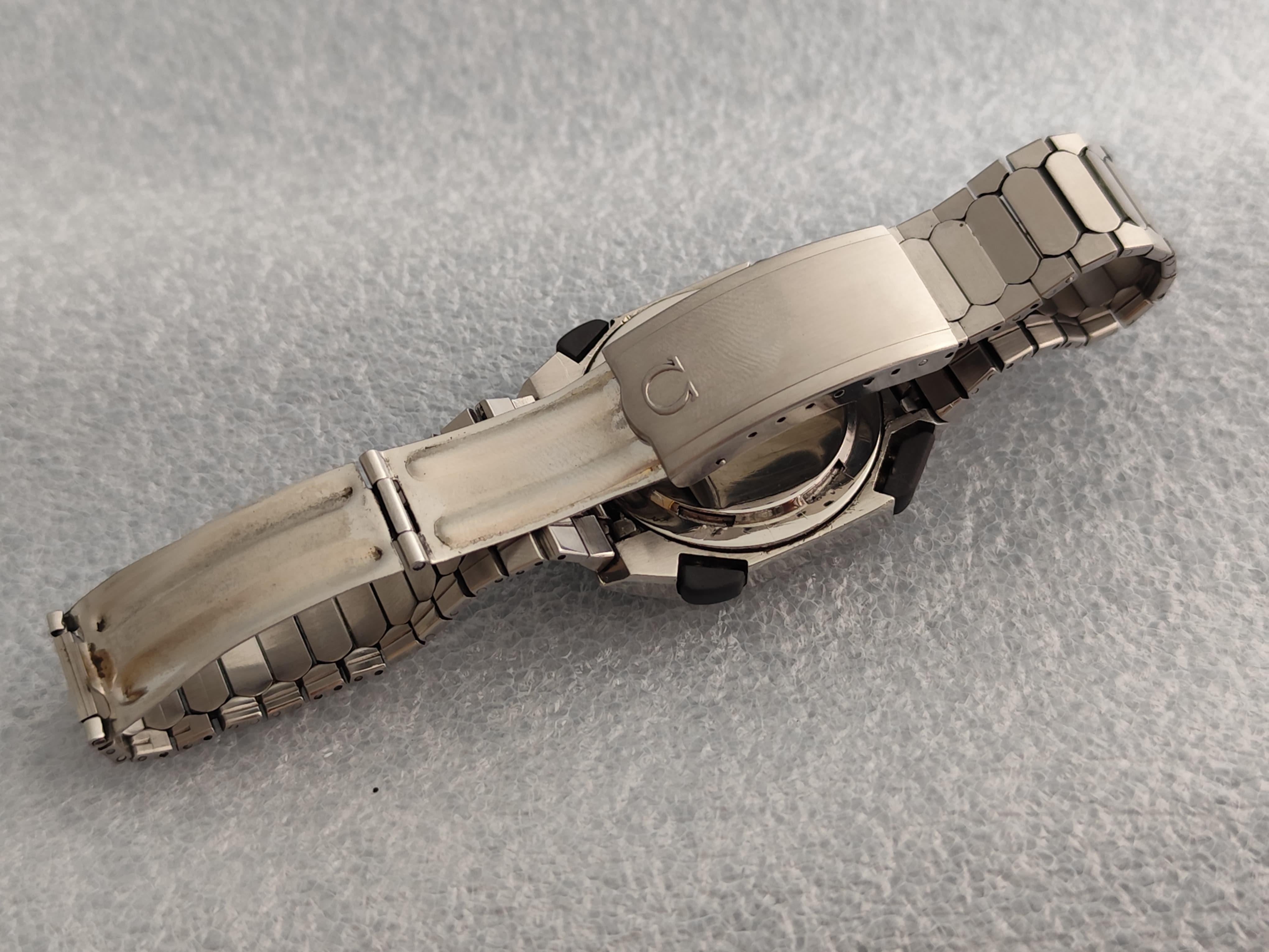 Omega Sensorquartz Stainless Steel 1640 LCD Quartz Watch For Sale 11