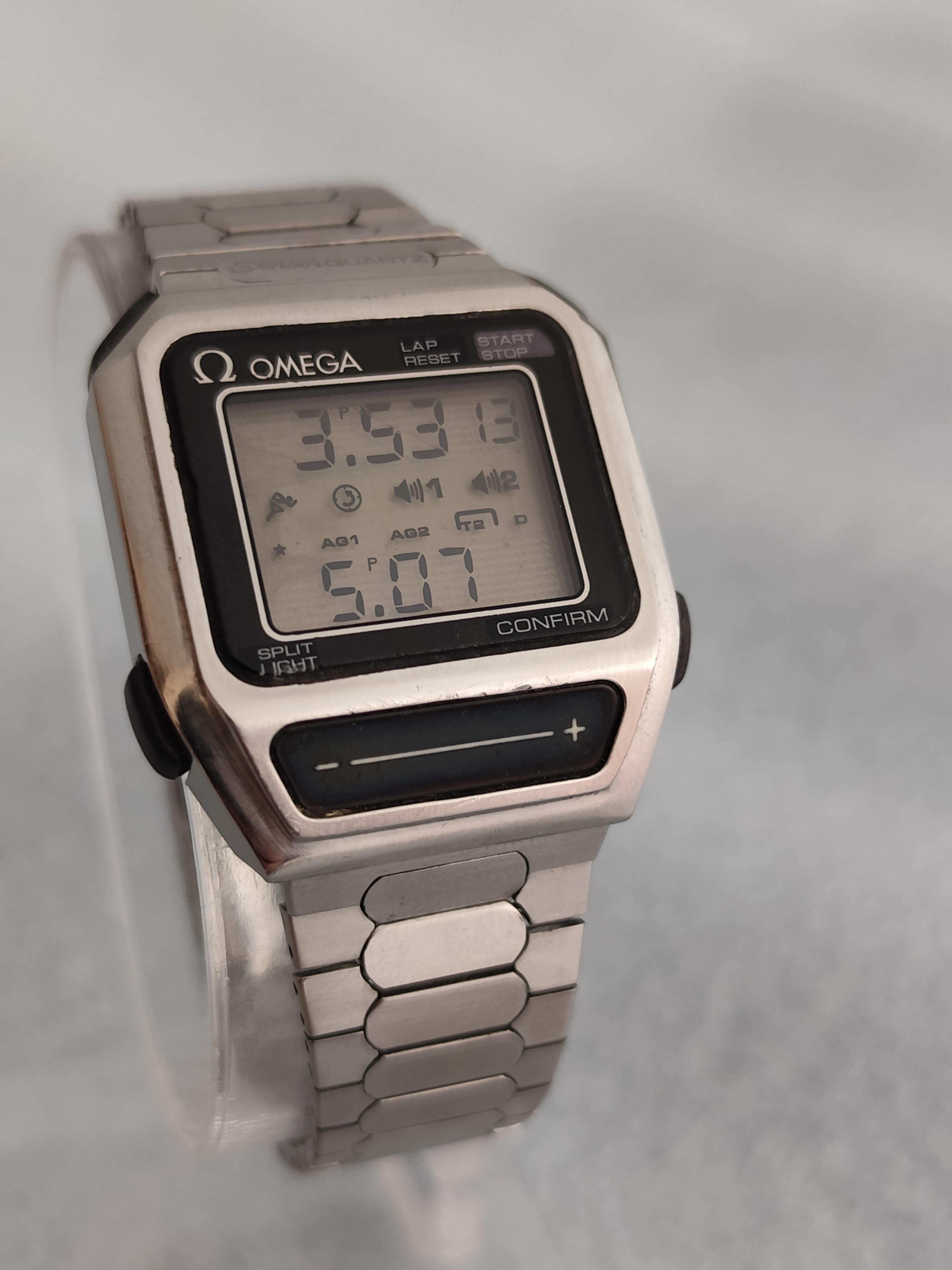 Omega Sensorquartz Stainless Steel 1640 LCD Quartz Watch For Sale 12