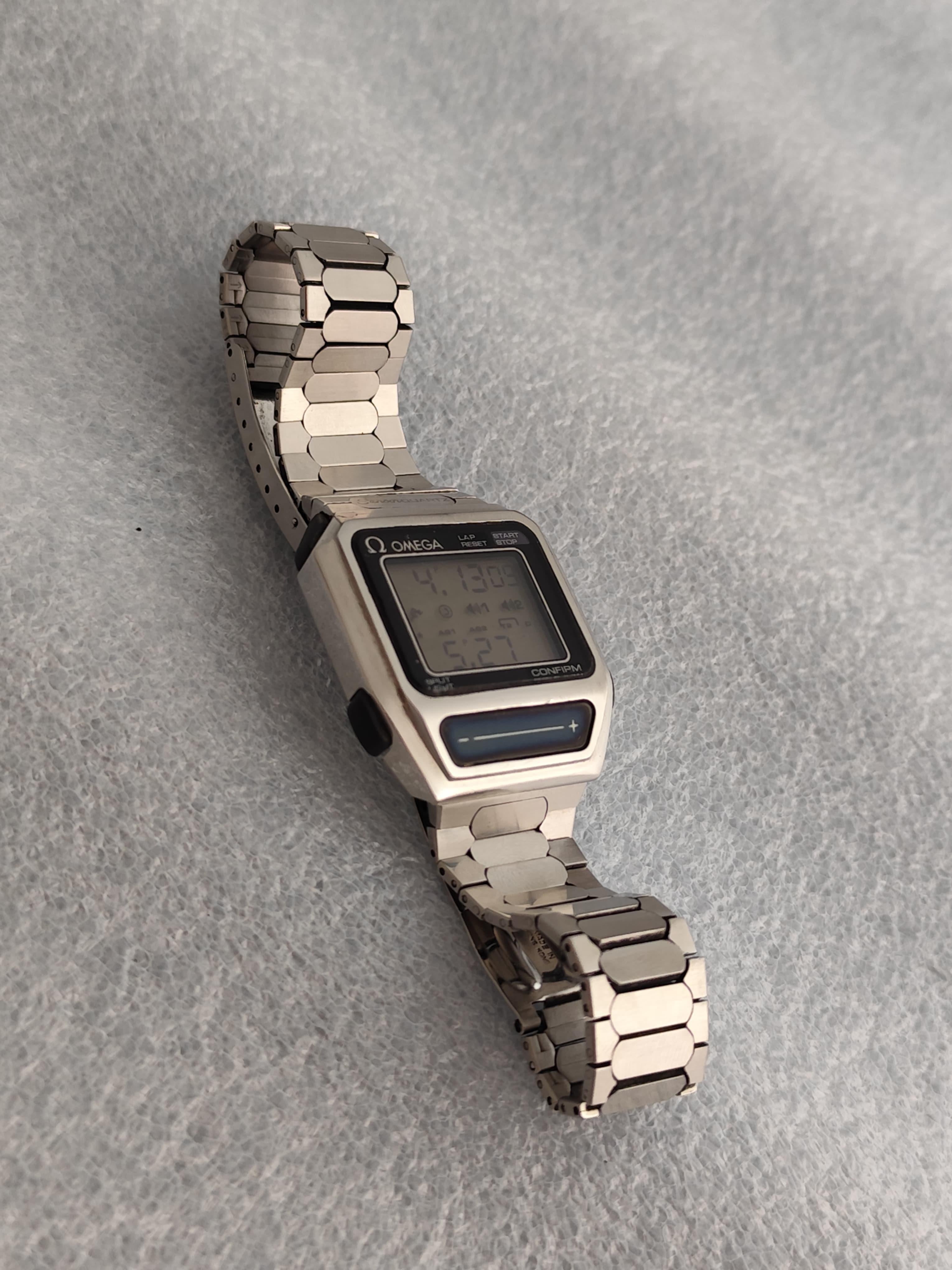 Omega Sensorquartz Stainless Steel 1640 LCD Quartz Watch For Sale 2