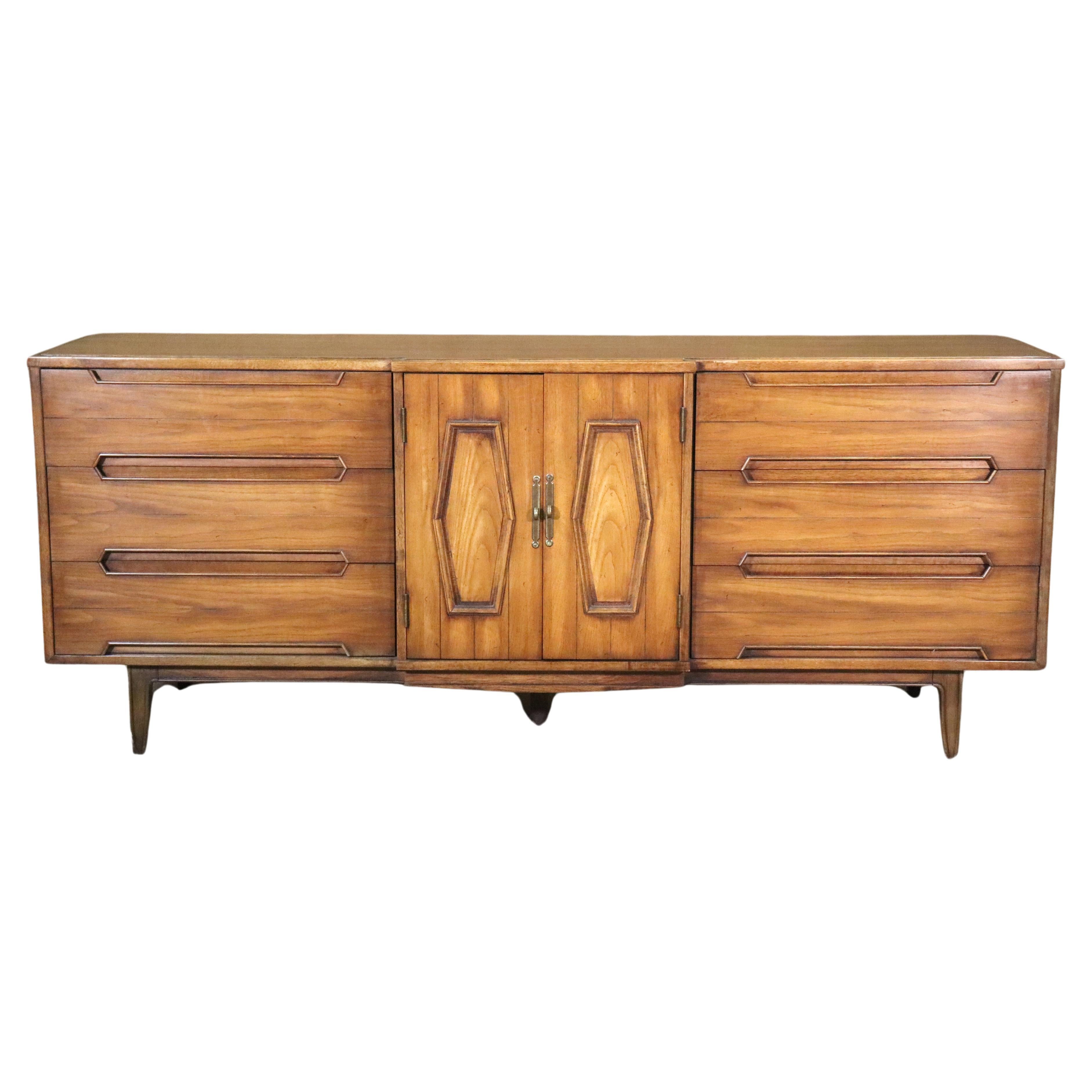'Omega' Series Dresser by Thomasville For Sale