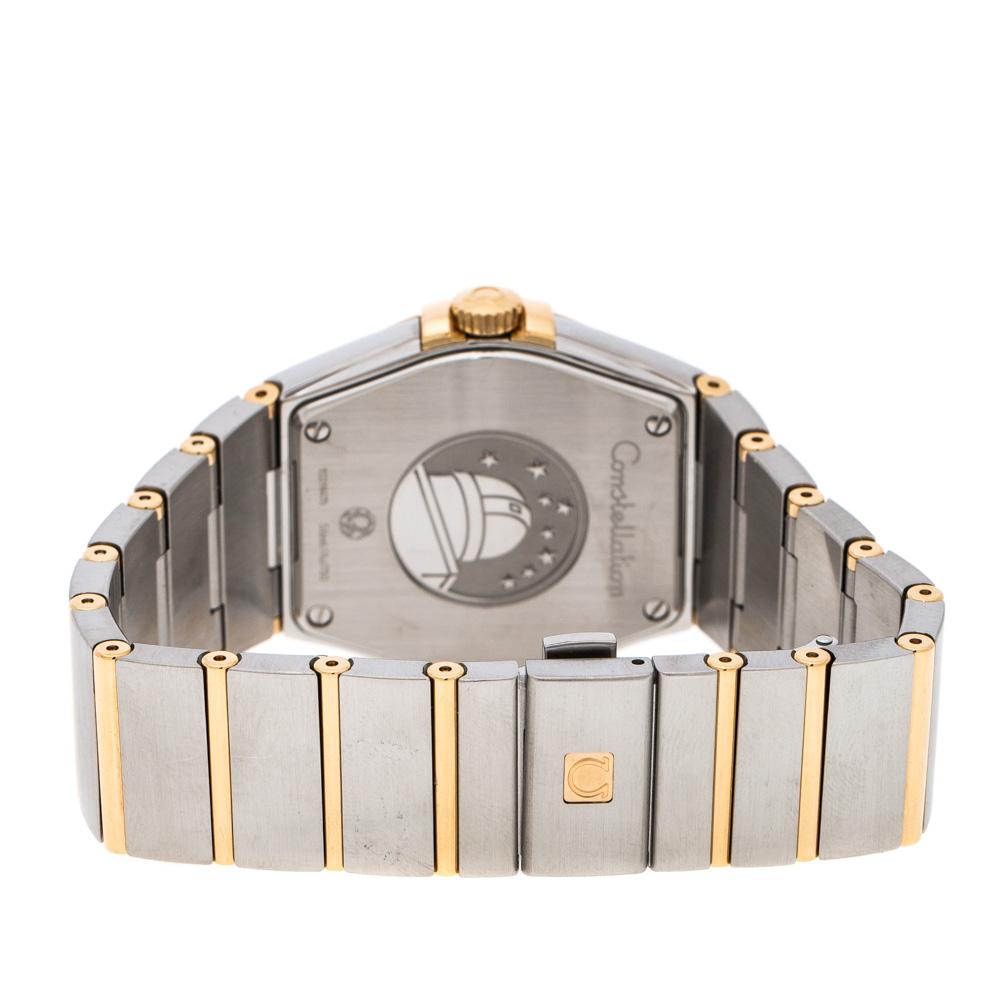 Omega brings you this gorgeous timepiece from their famous Constellation collection to flaunt on your wrist. It is crafted from stainless steel as well as 18k yellow gold and set to function in the quartz movement. Swiss made, it carries a