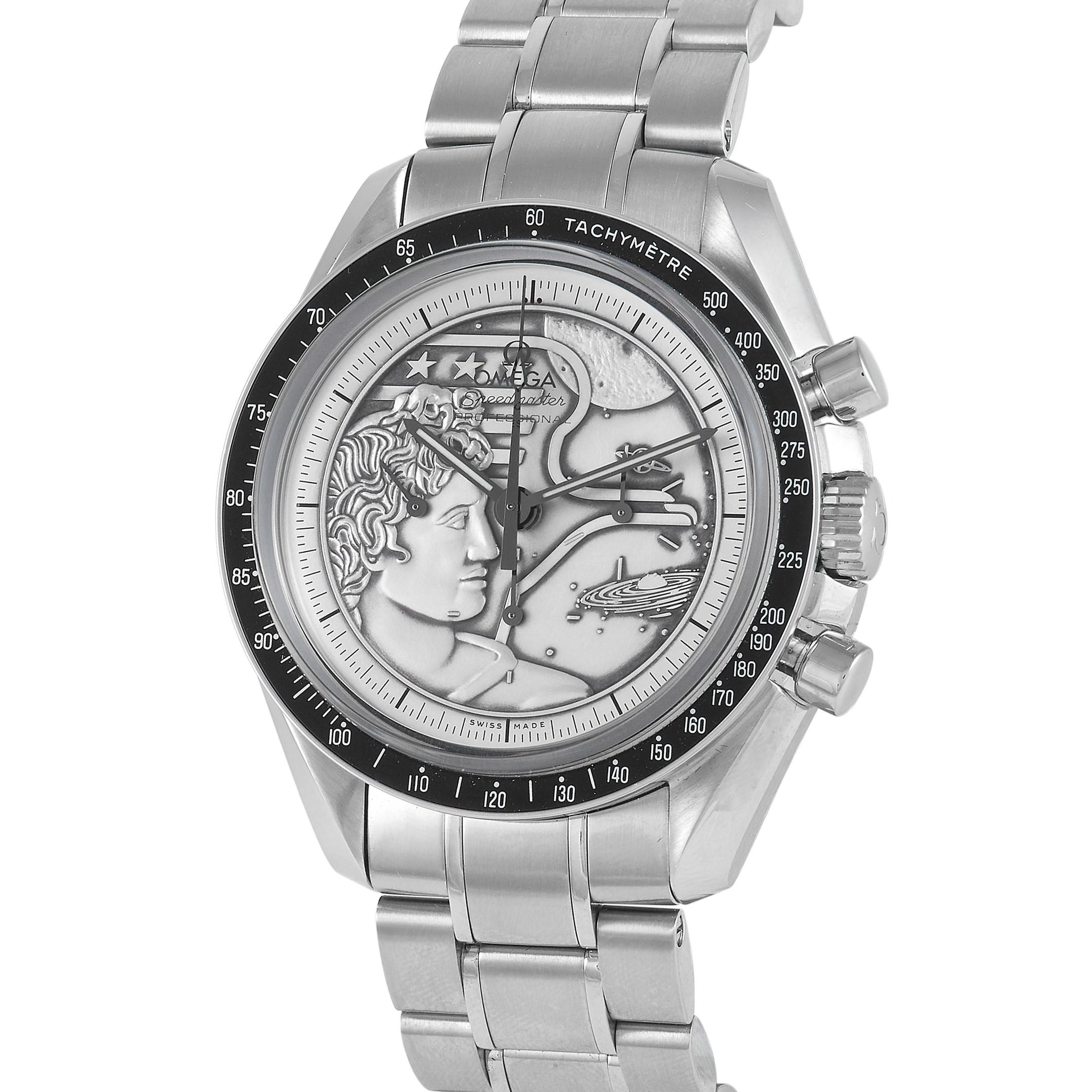 Zu Ehren des 40. Jahrestages der Apollo XVII brachte OMEGA diese außergewöhnliche Moonwatch mit Edelstahlarmband und silbernem Zifferblatt mit Apollo XVII-Patch heraus. Es ist nicht nur ein Zeitmesser, sondern auch ein Gesprächsanlass. Diese