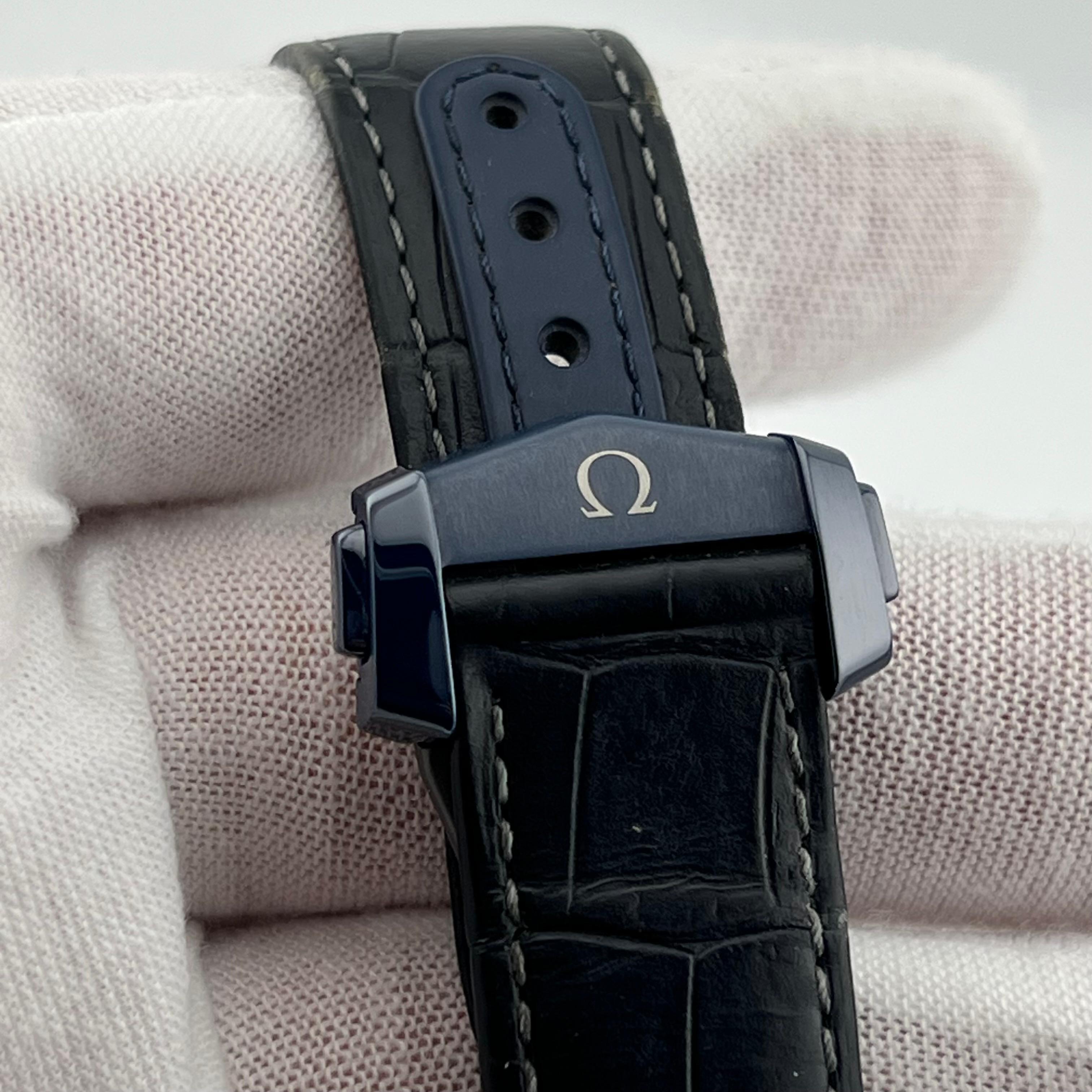 Omega Speedmaster Blu Ceramica AVENTURINE 304.93.44.52.03.002 Scatola in Pelle Carta in vendita 5