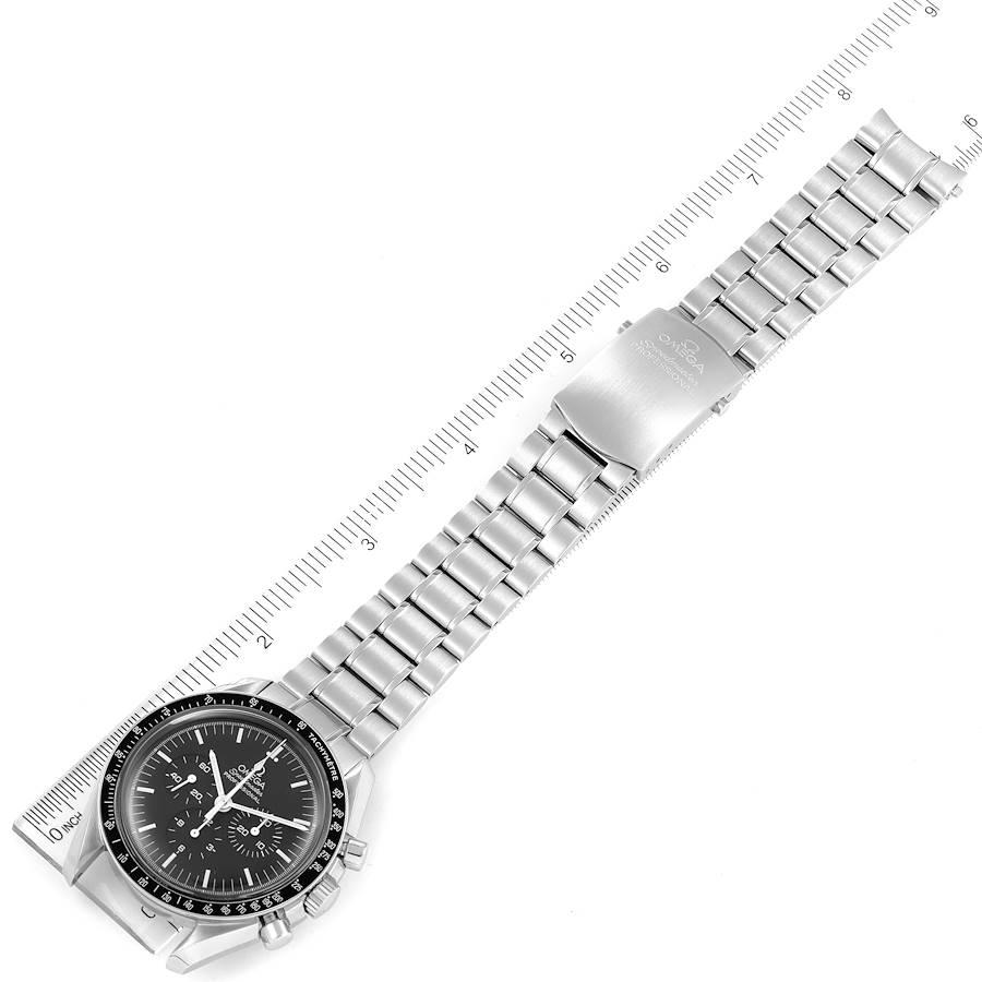 Omega Speedmaster Chronograph Black Dial Mens MoonWatch 3570.50.00 Card For Sale 4