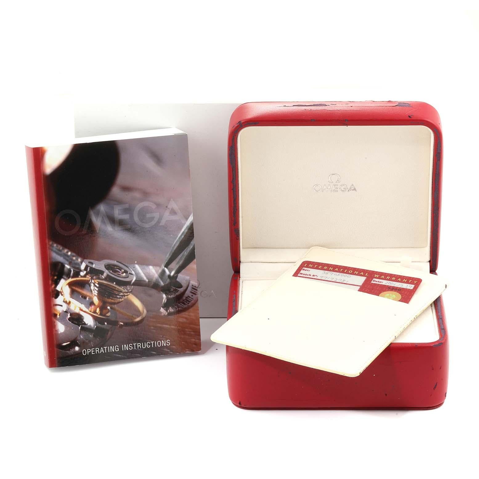 Omega Speedmaster Chronograph Men’s MoonWatch 3570.50.00 Box Card For Sale 7