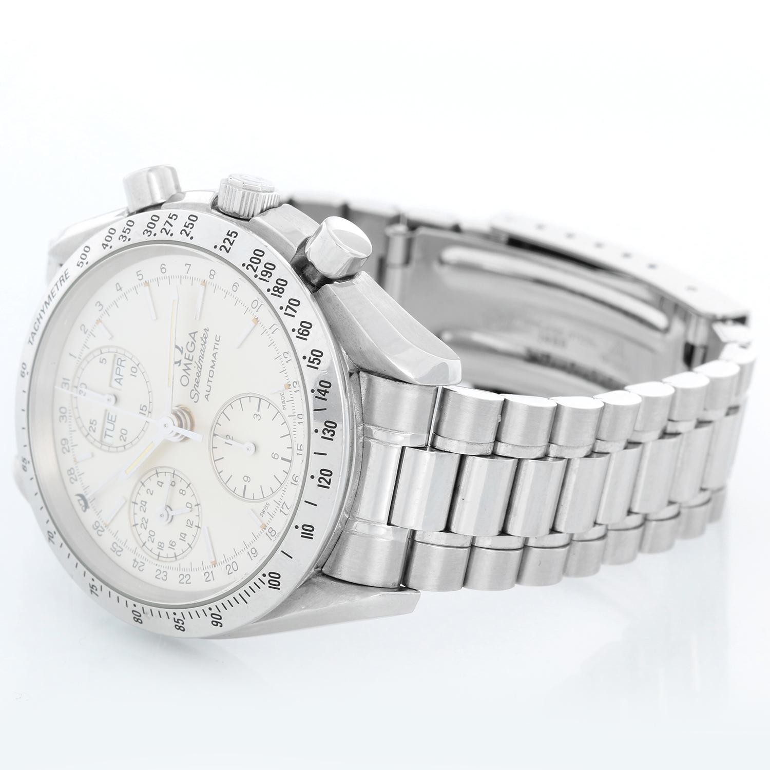 Omega Speedmaster Chronograph Men's Watch Day/Date 3521.30.00 - Automatic; chronograph. Stainless steel ( 39 mm ). Silver dial with stick hour markers; date at 3 o'clock. Three subdials. Brushed stainless steel bracelet with deployant clasp. Fits