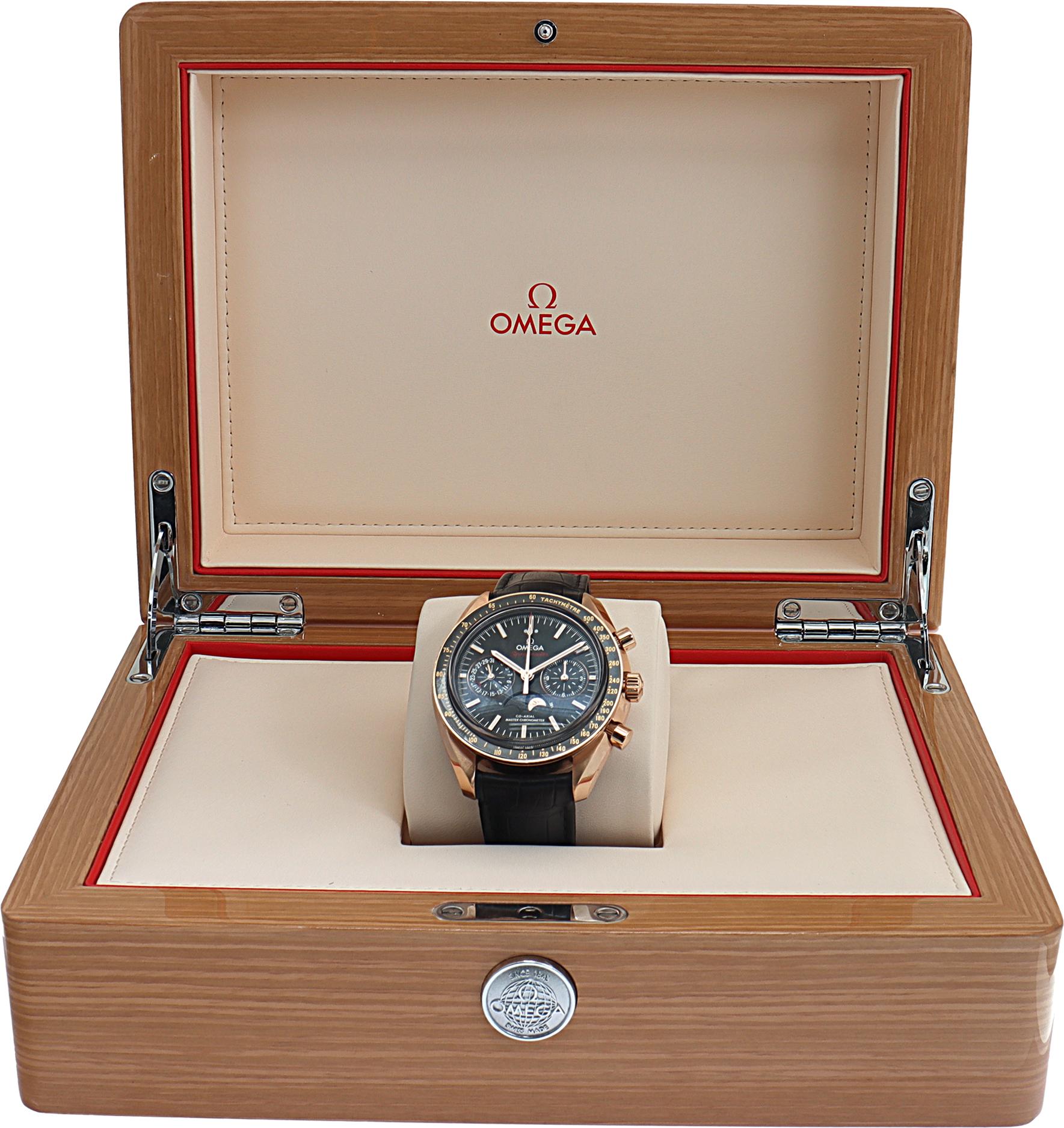 Omega Speedmaster Chronograph Moonphase Rose Gold Watch – Ref. O30463445201001 For Sale 2