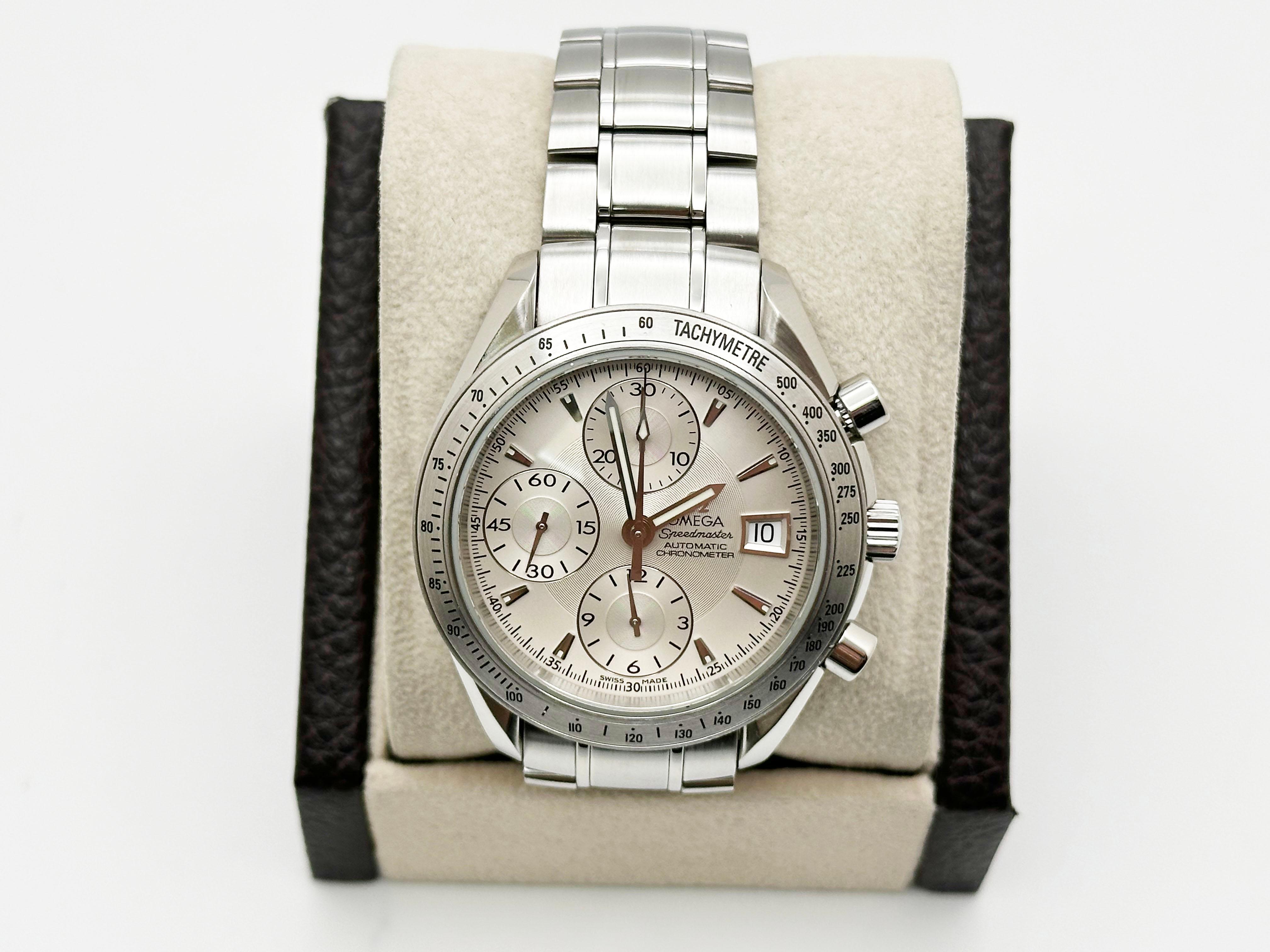 Omega Speedmaster Date 3211.30.00 Stainless Steel 40mm Box Paper In Excellent Condition For Sale In San Diego, CA