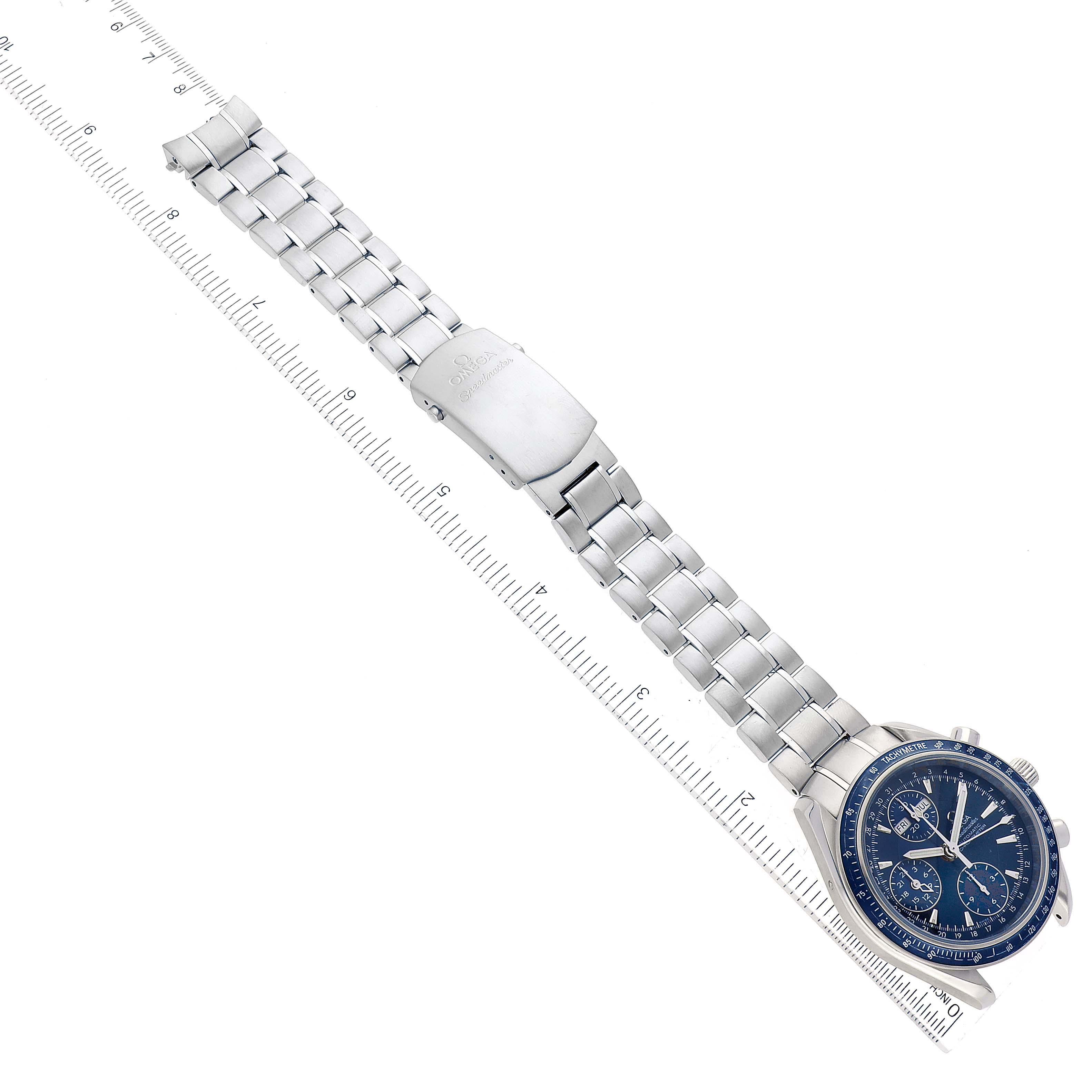 Omega Speedmaster Montre pour hommes avec cadran bleu et chronographe en acier, 3222.80.00 en vente 1