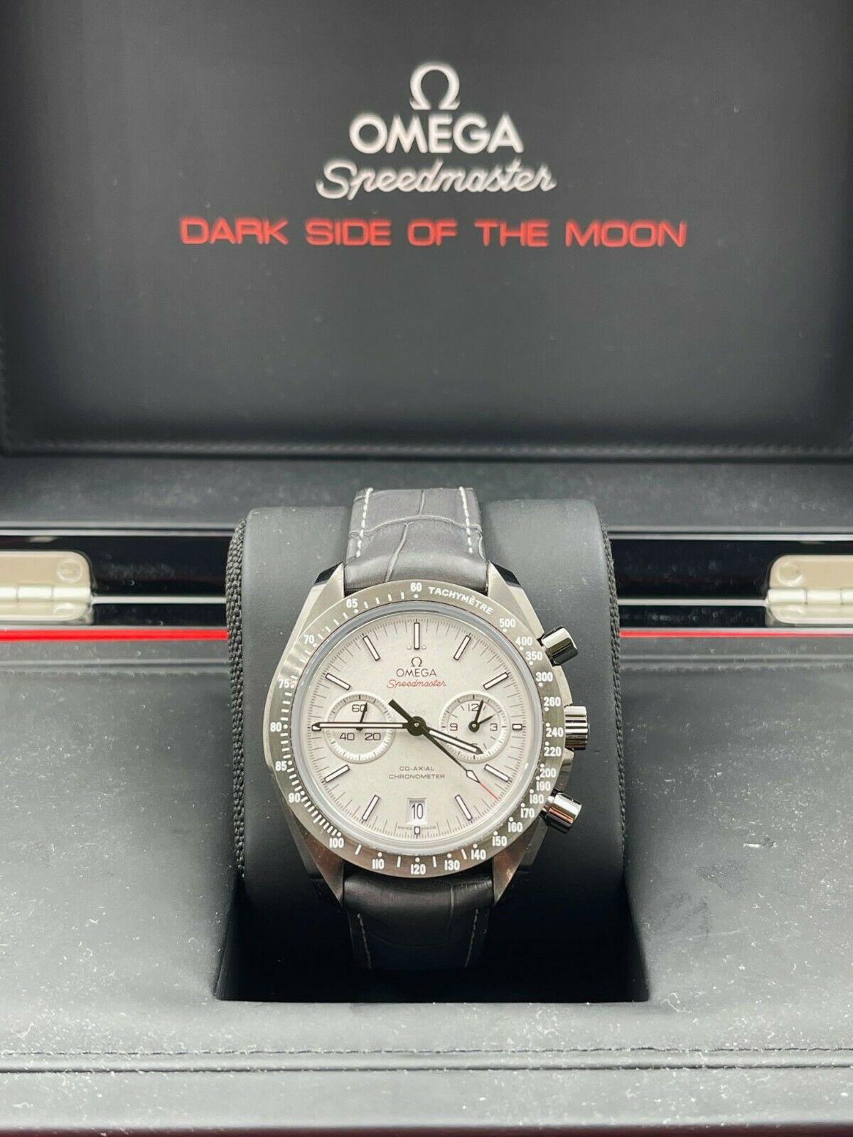 Omega Speedmaster Grey Side of the Moon 311.93.44.51.99.001 Box Paper 2021 In Excellent Condition For Sale In San Diego, CA