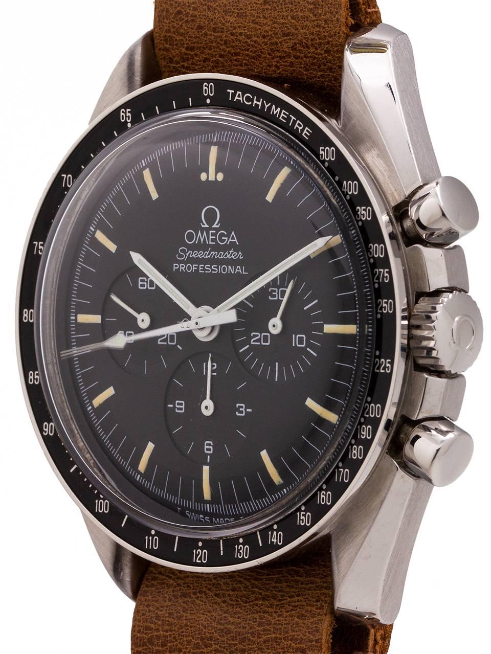 
An especially sharp condition example Omega stainless steel Speedmaster ref 3570.50 (145.022) movement serial #48.2 million circa 1991. Featuring a 42mm diameter case with black tachometer bezel, acrylic Omega logo crystal and signed Omega crown.