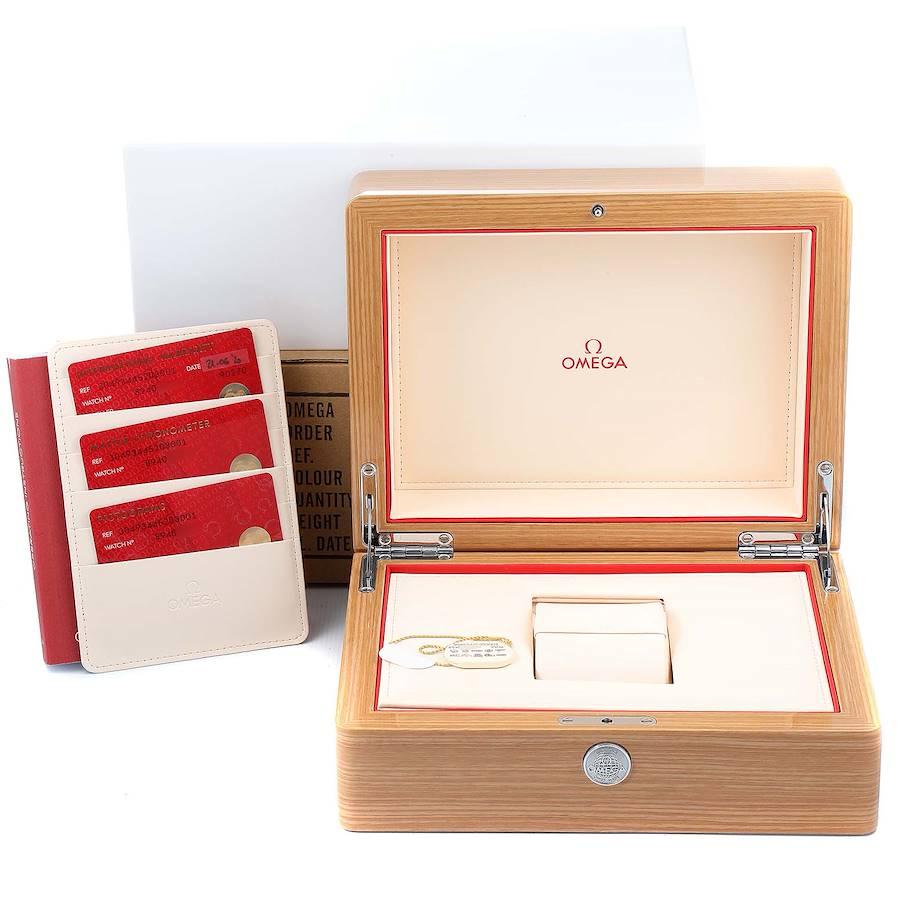Omega Speedmaster Moonphase Chronograph Uhr 304.93.44.52.03.001 Ungetragen im Angebot 4