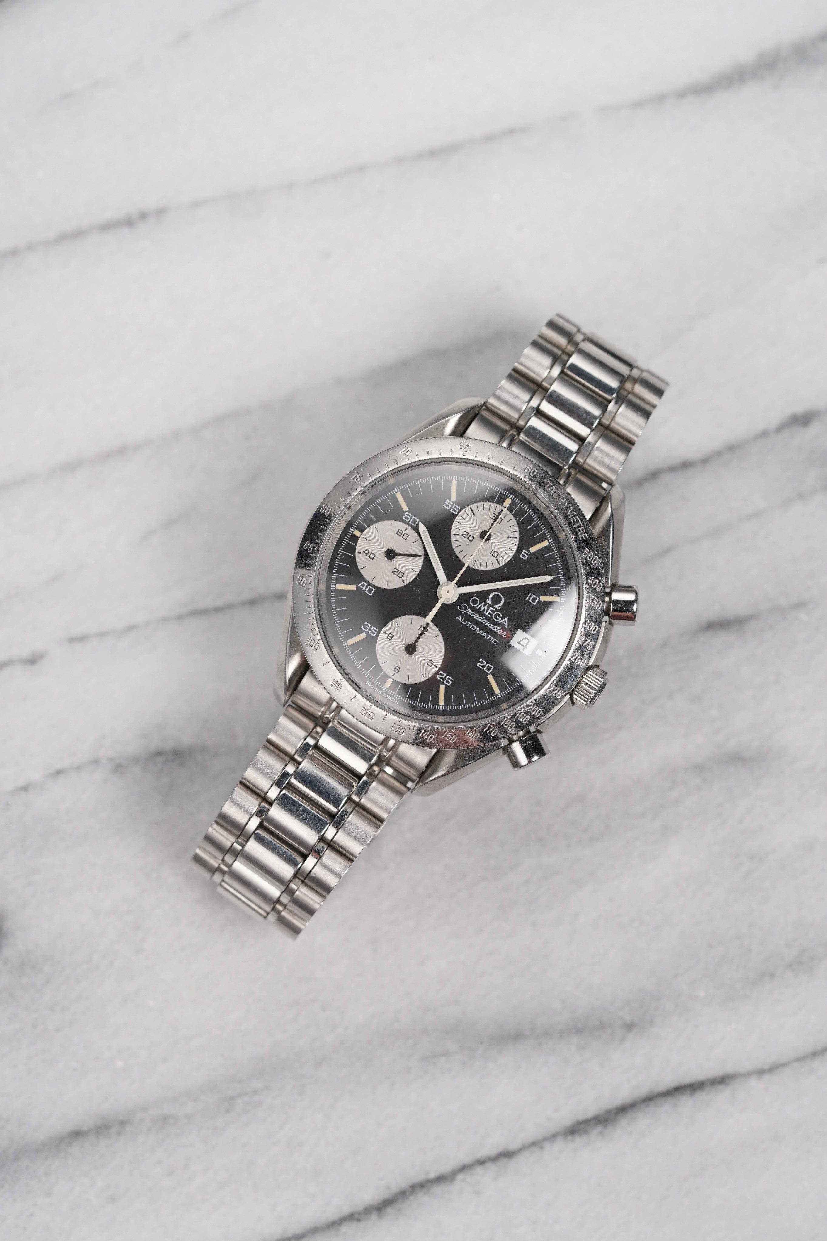 Here's a limited edition to Japan Omega speedmaster chronograph reference 3513.82 automatic  with a blue dial limited edition. from the late 90s, early 2000s. Keeps great time and is fully functional. Measurements include a 39mm case size and 18mm
