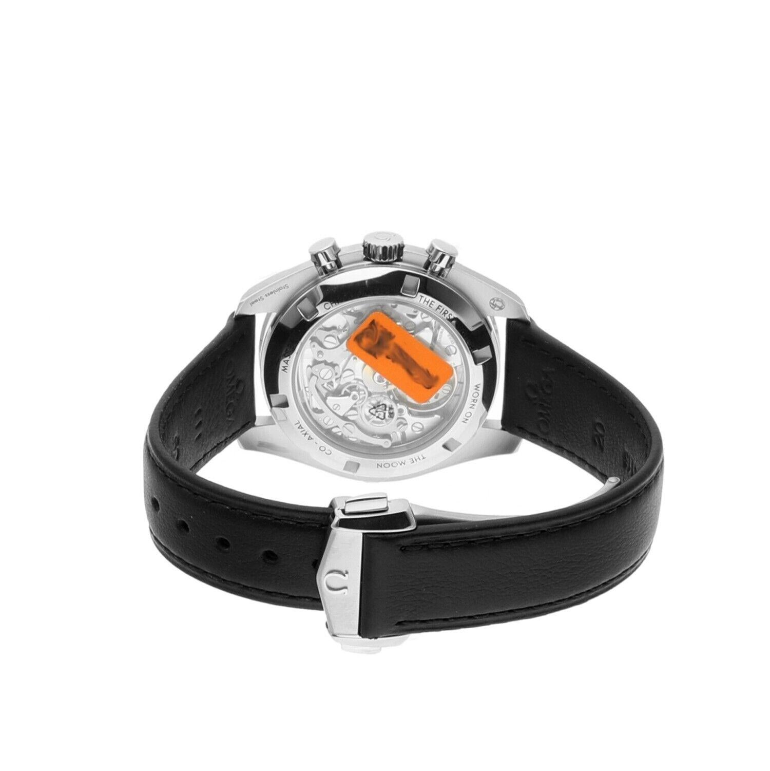 Omega Speedmaster Professional Moonwatch Chronograph Schwarzes Zifferblatt 31032425001002 im Zustand „Neu“ im Angebot in New York, NY