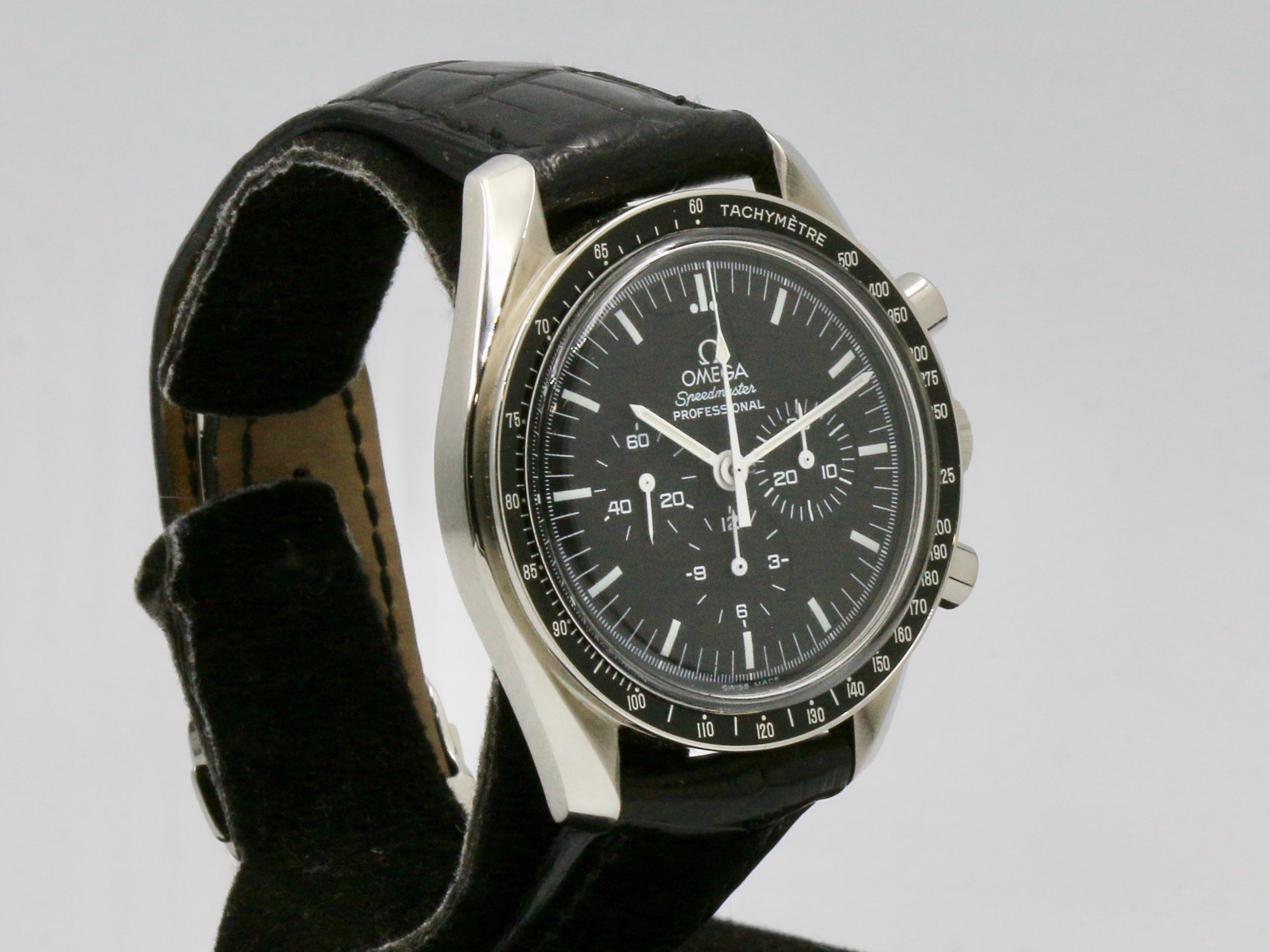 Omega Speedmaster Professional Moonwatch
Reference 3570.50.00
Diameter 42mm
Manual winding
Steel case, leather strap
1 year warranty from date of purchase for malfunction