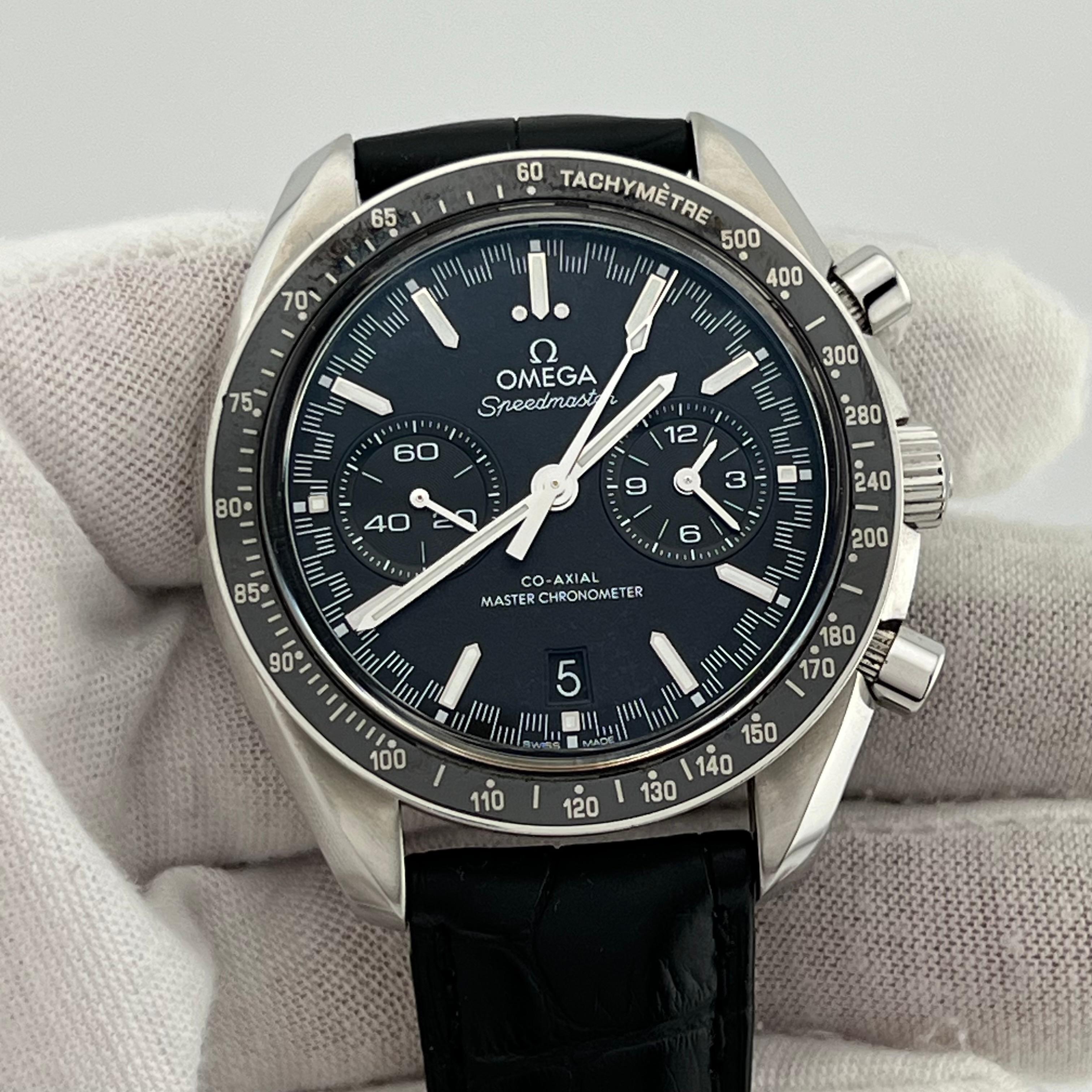 Stilnummer: 329.33.44.51.01.001 



Seriennummer: 8327****



Jahr: 2021

 

Modell: OMEGA Speedmaster Rennsport 

 

MATERIAL des Gehäuses: Rostfreier Stahl

 

Band: Rostfreier Stahl

 

Lünette: Schwarz 

 

Wählen:  Schwarz 

 

Kristall: