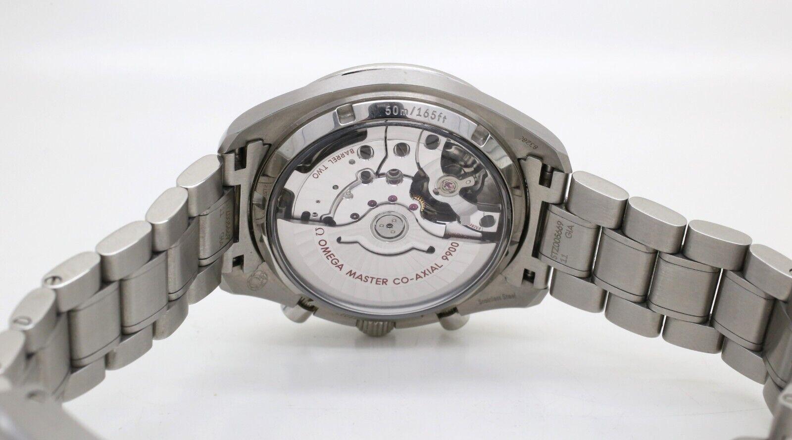 This excellent time piece is crafted to the high standards in high quality stainless steel. The Omega Speedmaster Racing Master Chronometer features the tachymeter scale on the black ceramic bezel ring. Giving the watch its name, a distinctive