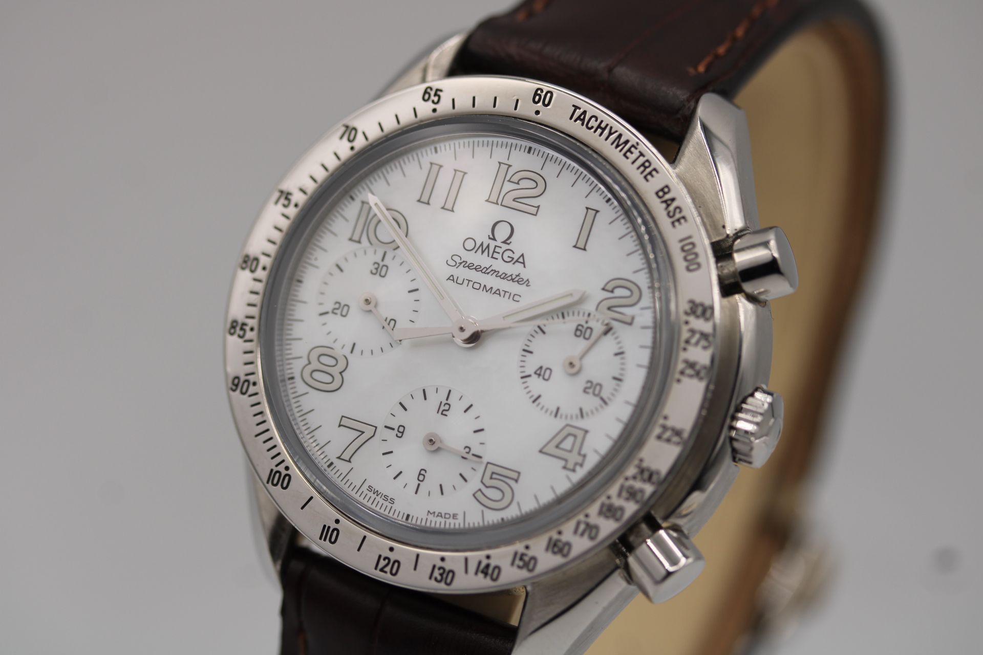 Omega Speedmaster Reduced 3802.70.56, Rot im Zustand „Gut“ im Angebot in London, GB