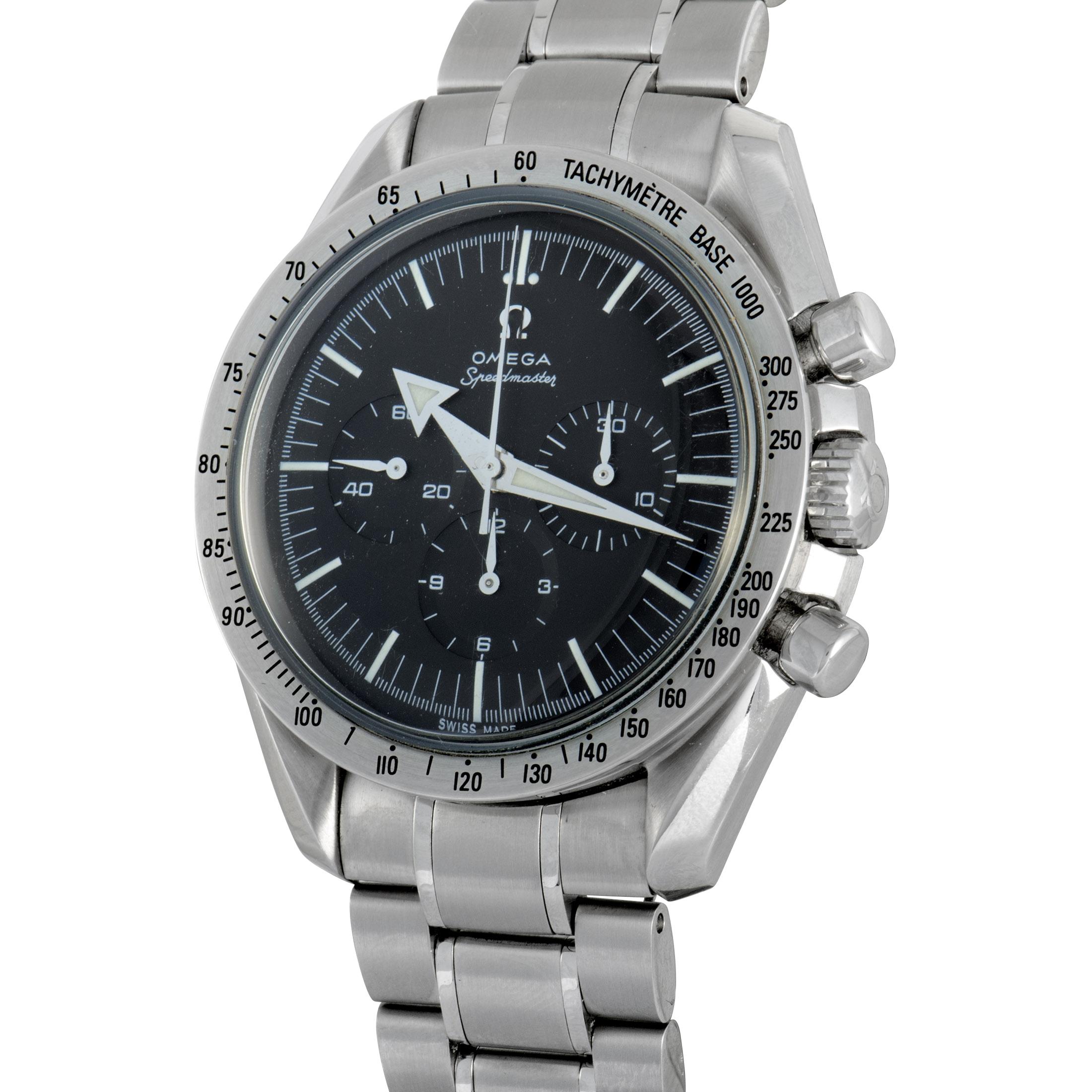 The Omega Speedmaster, reference number 3594.50, is presented with a 42 mm stainless steel case that is mounted onto a matching stainless steel bracelet, offering water resistance of 30 meters. Equipped with the Omega 1861 hand-wound movement that