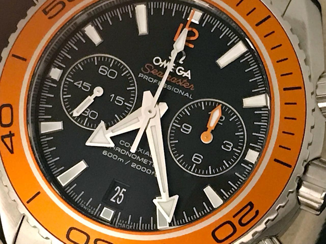 Omega Seamaster Planet Ocean Model 232.30.46.51.01.002. Featuring Omega in House Caliber 9300 with 60 Hour Power Reserve. Black Dial with luminous hour markers and Arabic numbers. Stainless Steel round style case with orange bezel and exposition