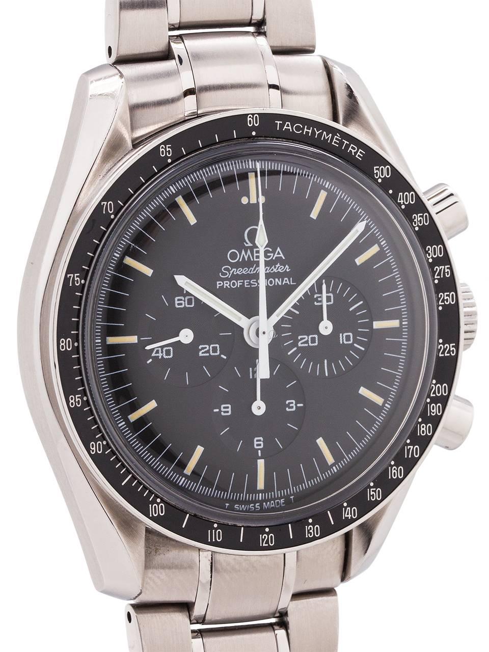 
An exceptional condition preowned Omega Speedmaster Man on the Moon ref 3572.50 movement serial # 48,345,xxx, circa 1997. Featuring a 42mm diameter stainless steel case with black tachometer bezel, black original dial with tritium indexes and