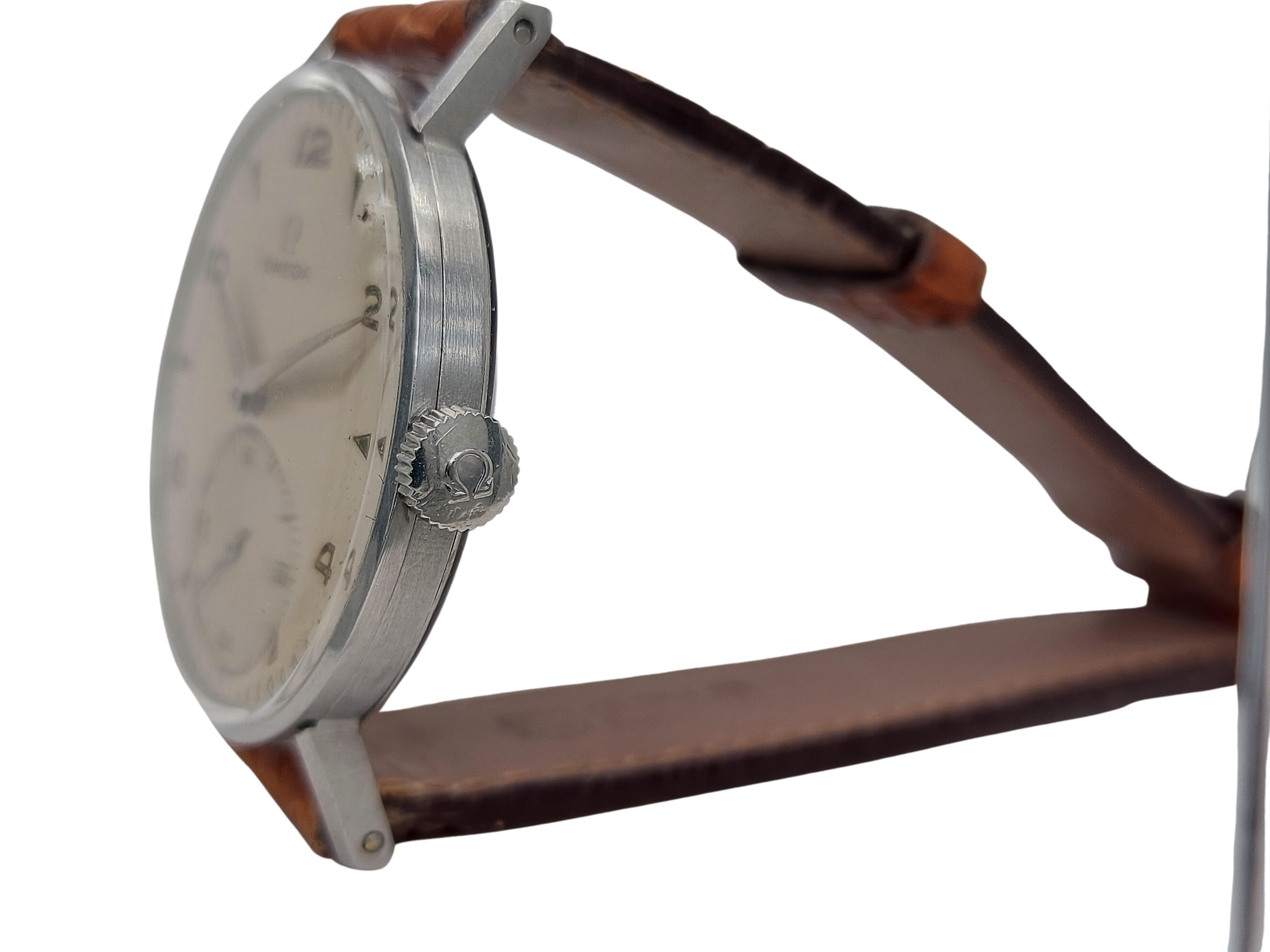 Artisan Montre-bracelet Omega en acier inoxydable à remontage manuel, réf. 2390/5, Cal 30T2 en vente