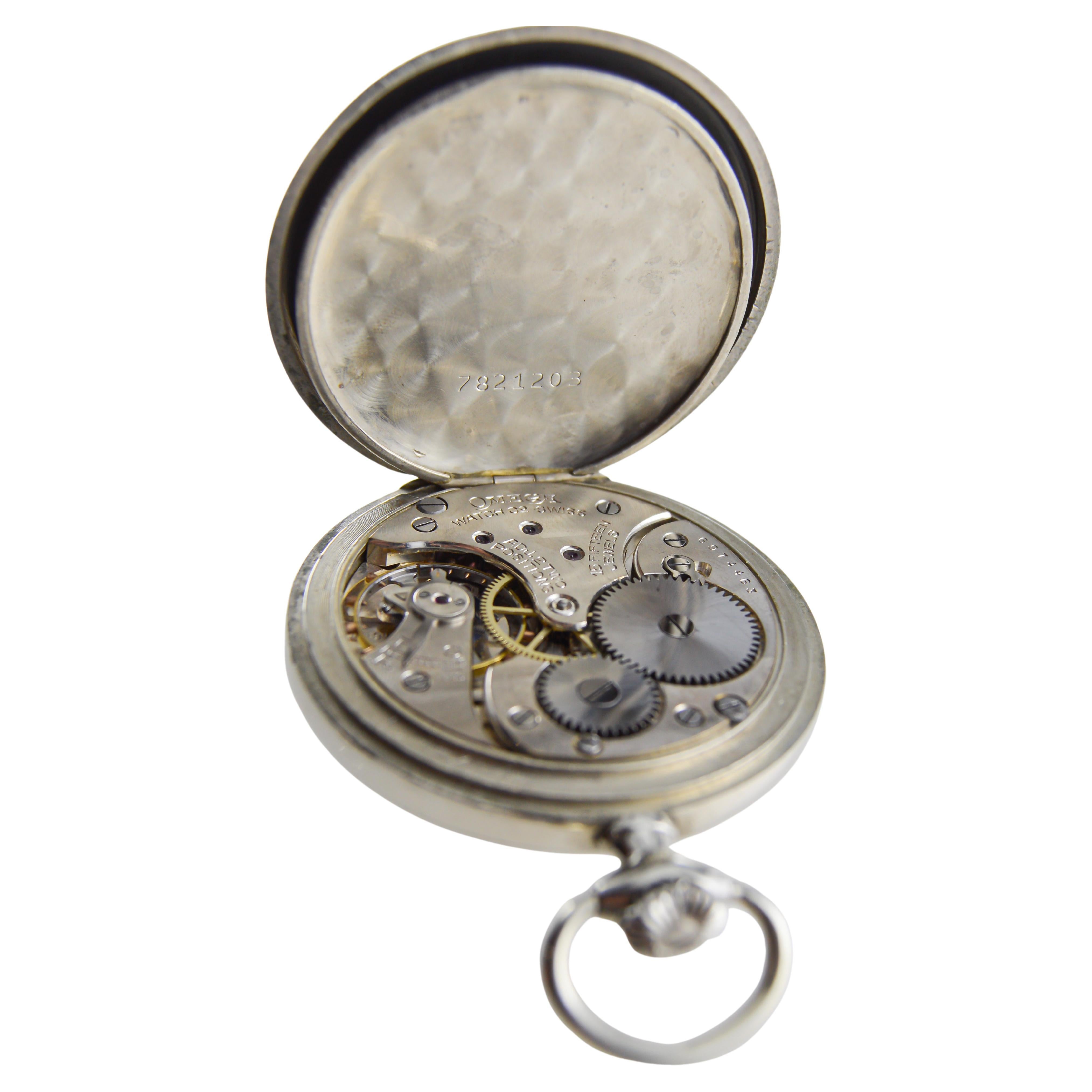 Omega Montre de poche en acier avec cadran à cadran ouvert en émail, années 1920 en vente 4