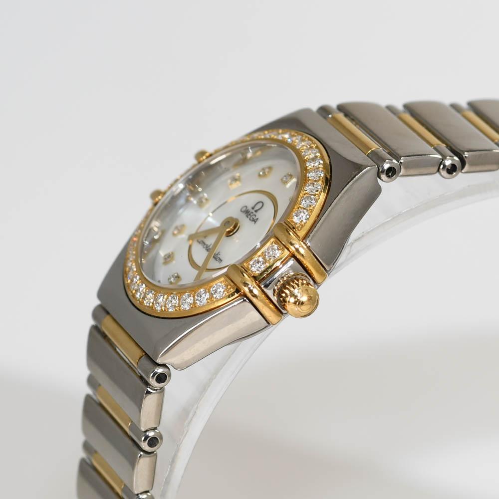 Montre Omega bicolore avec cadran en diamants et lunette en nacre Excellent état - En vente à Laguna Beach, CA