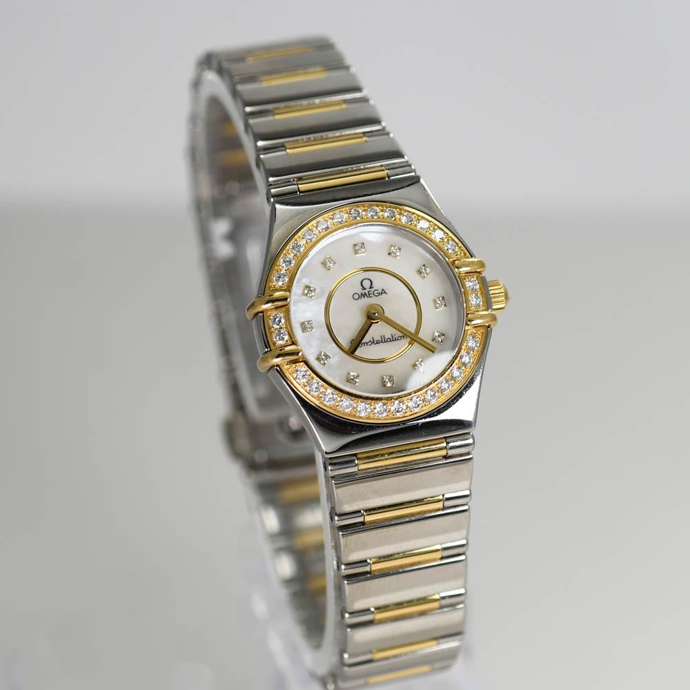 Montre Omega bicolore avec cadran en diamants et lunette en nacre en vente 2
