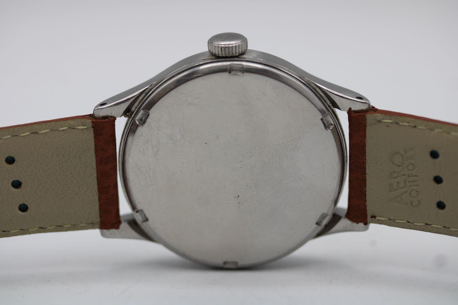 Omega US Military 2179 In Good Condition In London, GB