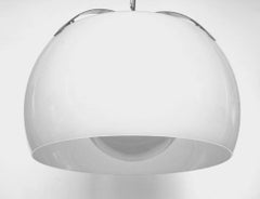 Lampe suspendue en verre au design italien des années 1960 "Omega" de Vico Magistretti par Artemide