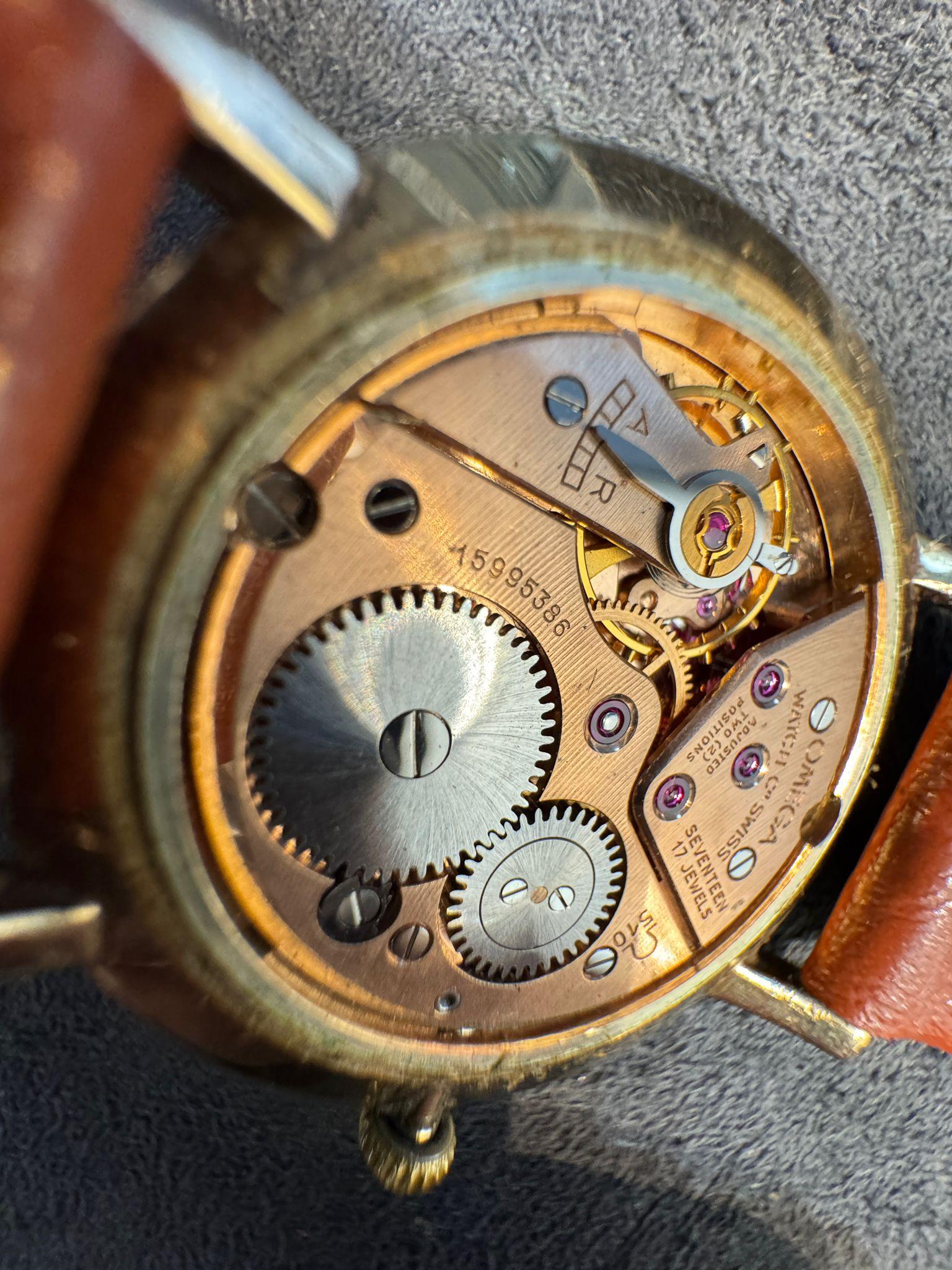 Femenino o masculino Omega Vintage Calibre 510 de cuerda manual - Oro de 9 ct 1956 en venta