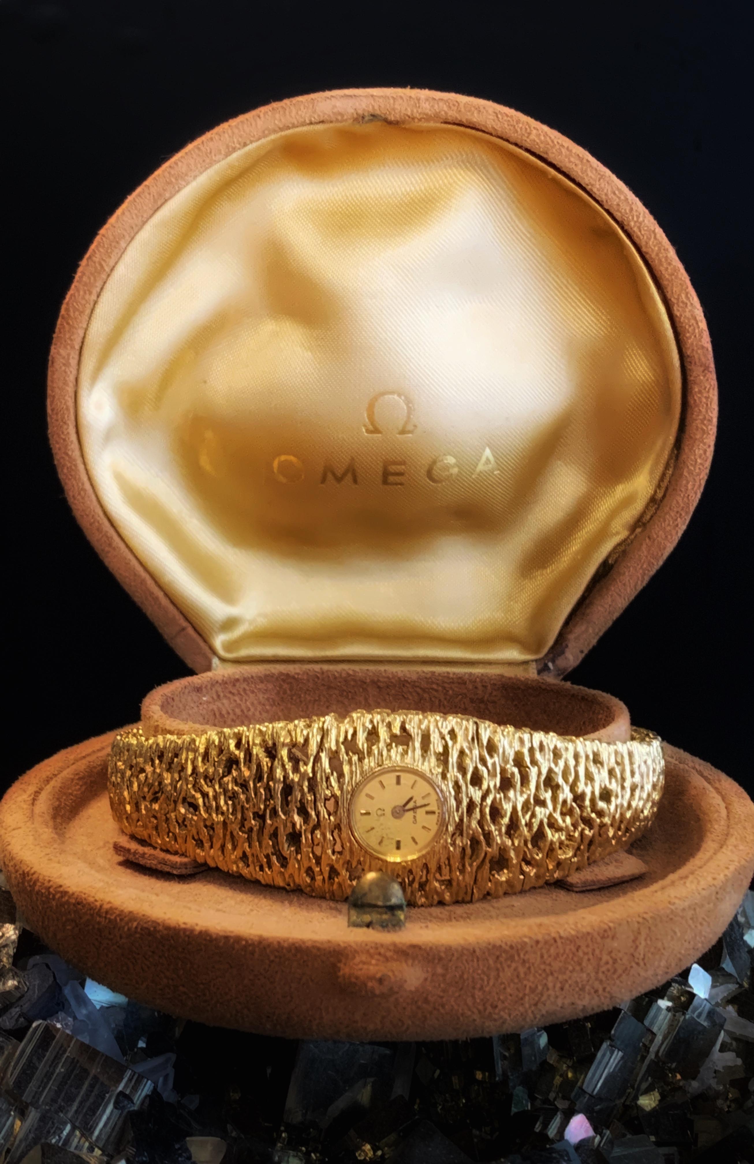 An extremely rare vintage Omega ladies watch created by Gilbert Albert. The watch is made of 18K yellow gold. It'a mechanical watch. Elegant design. Interesting for the vintage collectors and lovers and also for those who appreciate timeless and
