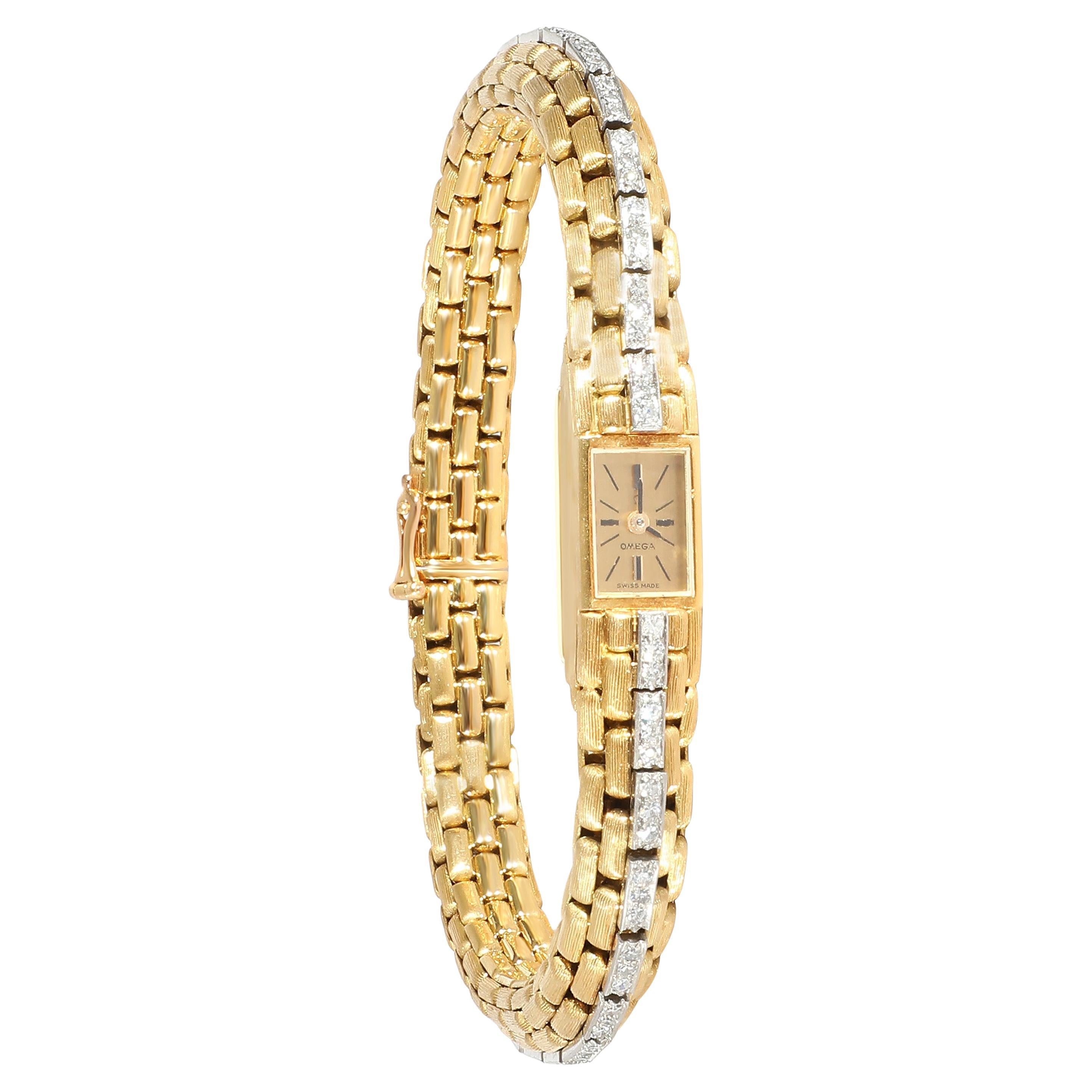 Omega, montre habillée vintage pour femmes en or jaune 18 carats en vente