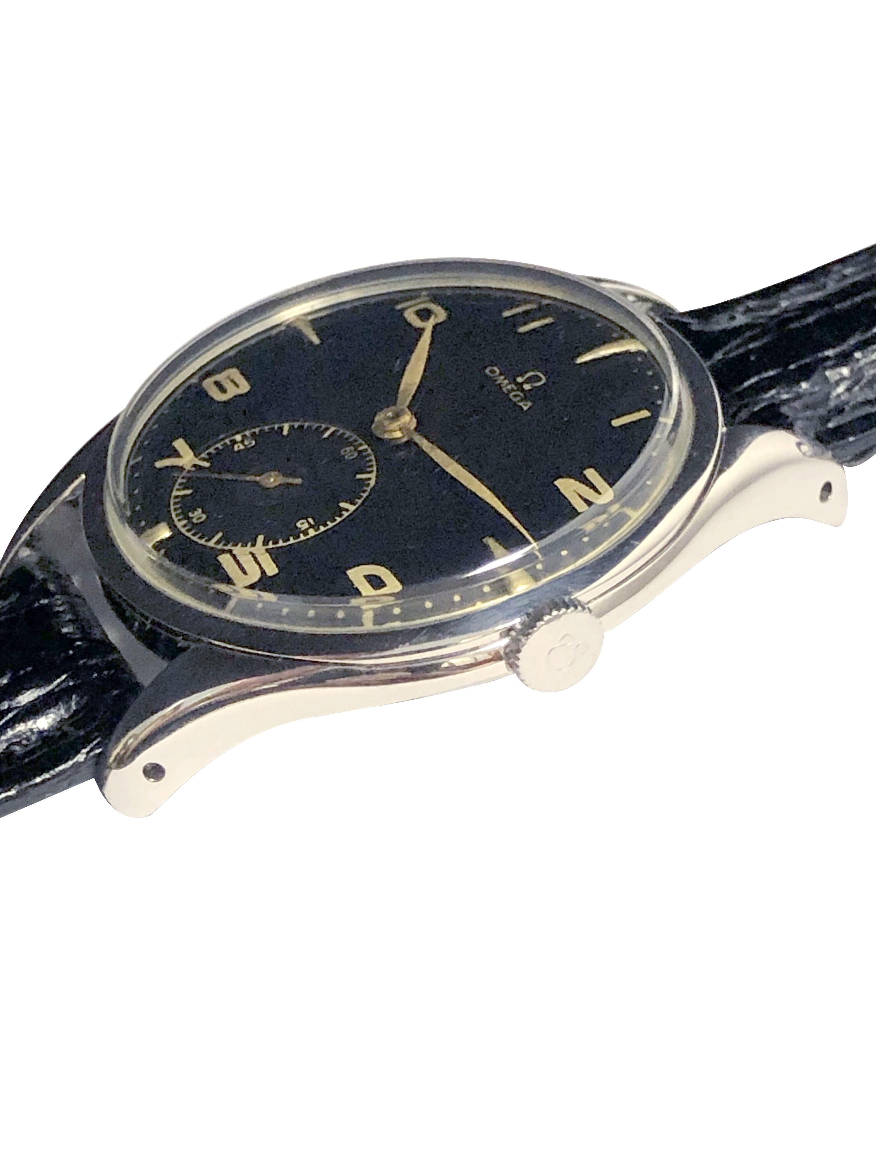 Omega Vintage Large Steel mechanical Wind Wrist Watch In Excellent Condition In Chicago, IL