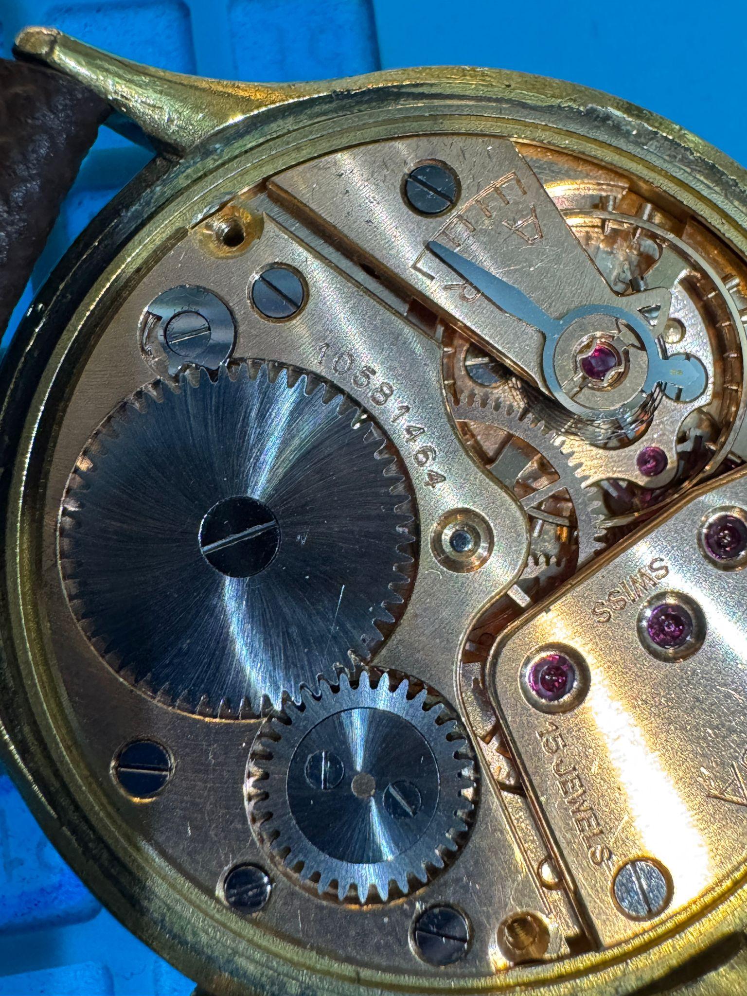 Omega Vintage Manual Wind Watch – 1940s  Cal. 30T2  36mm For Sale 12