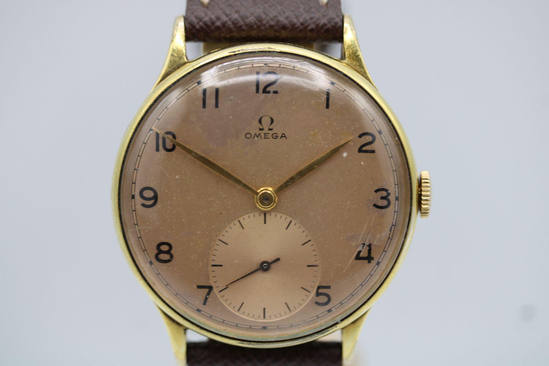 Omega Vintage Manual Wind Watch – 1940s  Cal. 30T2  36mm In Good Condition For Sale In London, GB