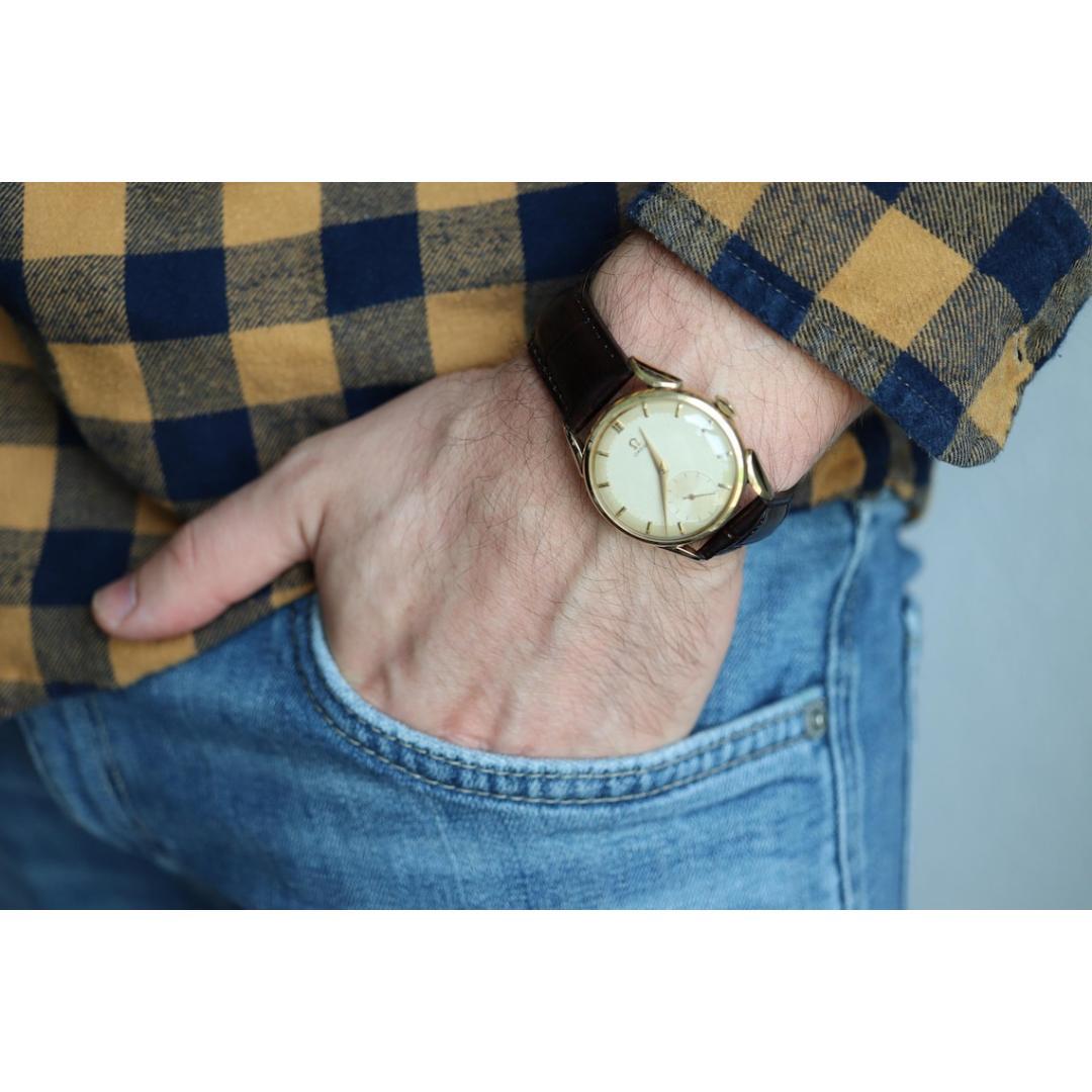 Montre Omega. Montre-bracelet Omega Mechanical 266cal authentique pour hommes Omega 1950s en vente 7