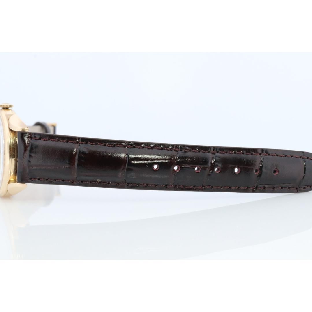Montre Omega. Montre-bracelet Omega Mechanical 266cal authentique pour hommes Omega 1950s en vente 4