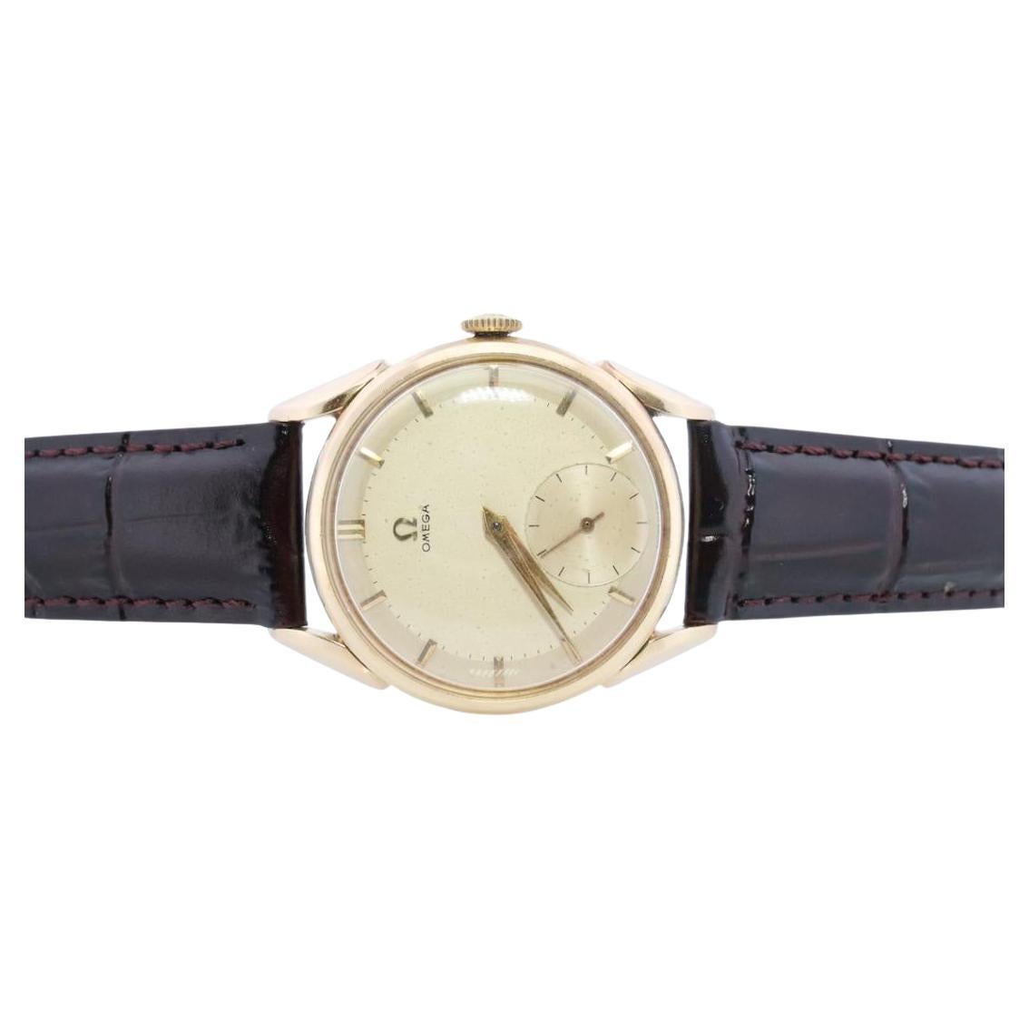 Montre Omega. Montre-bracelet Omega Mechanical 266cal authentique pour hommes Omega 1950s