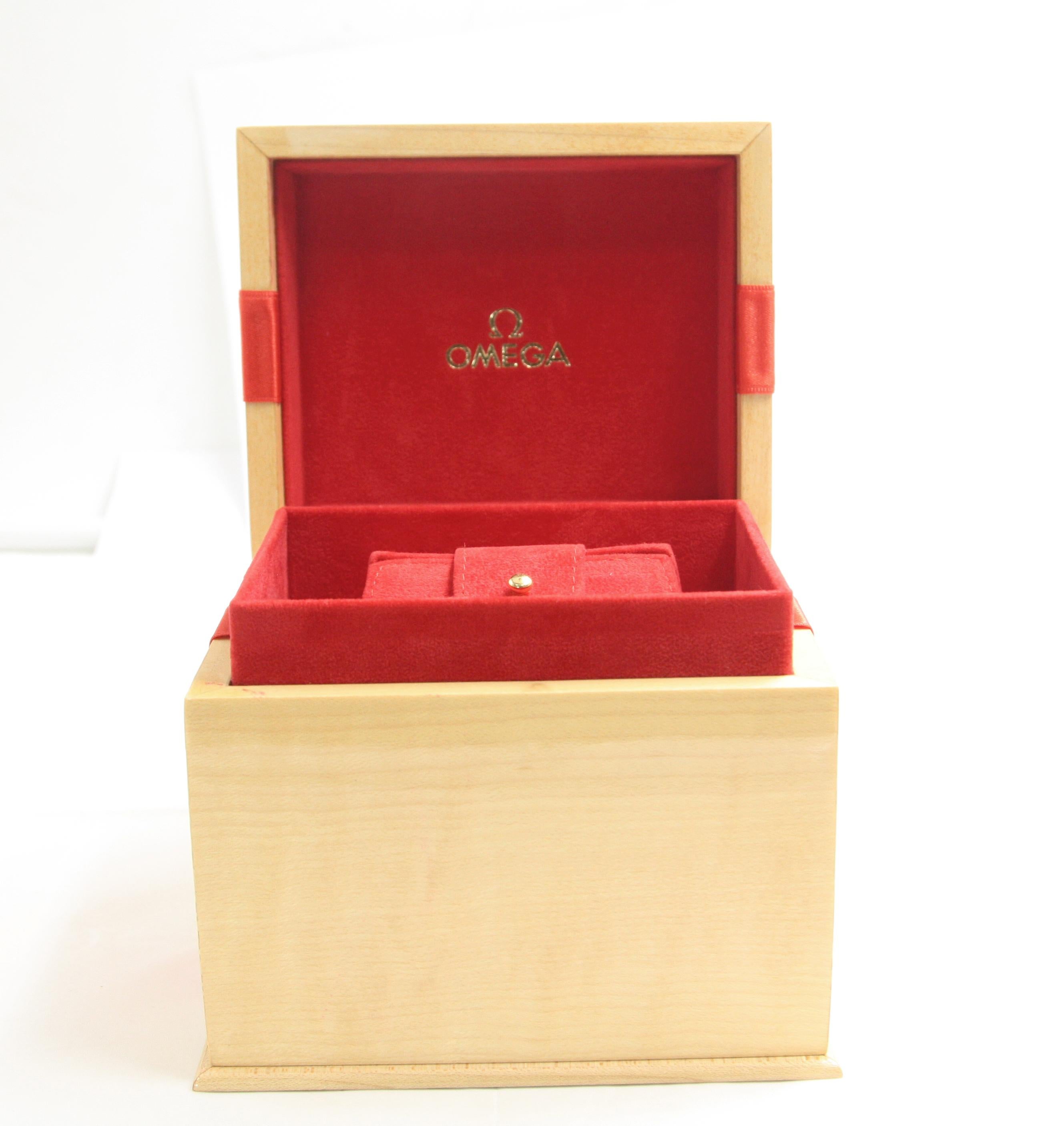 Omega Watch box
12cm*12cm